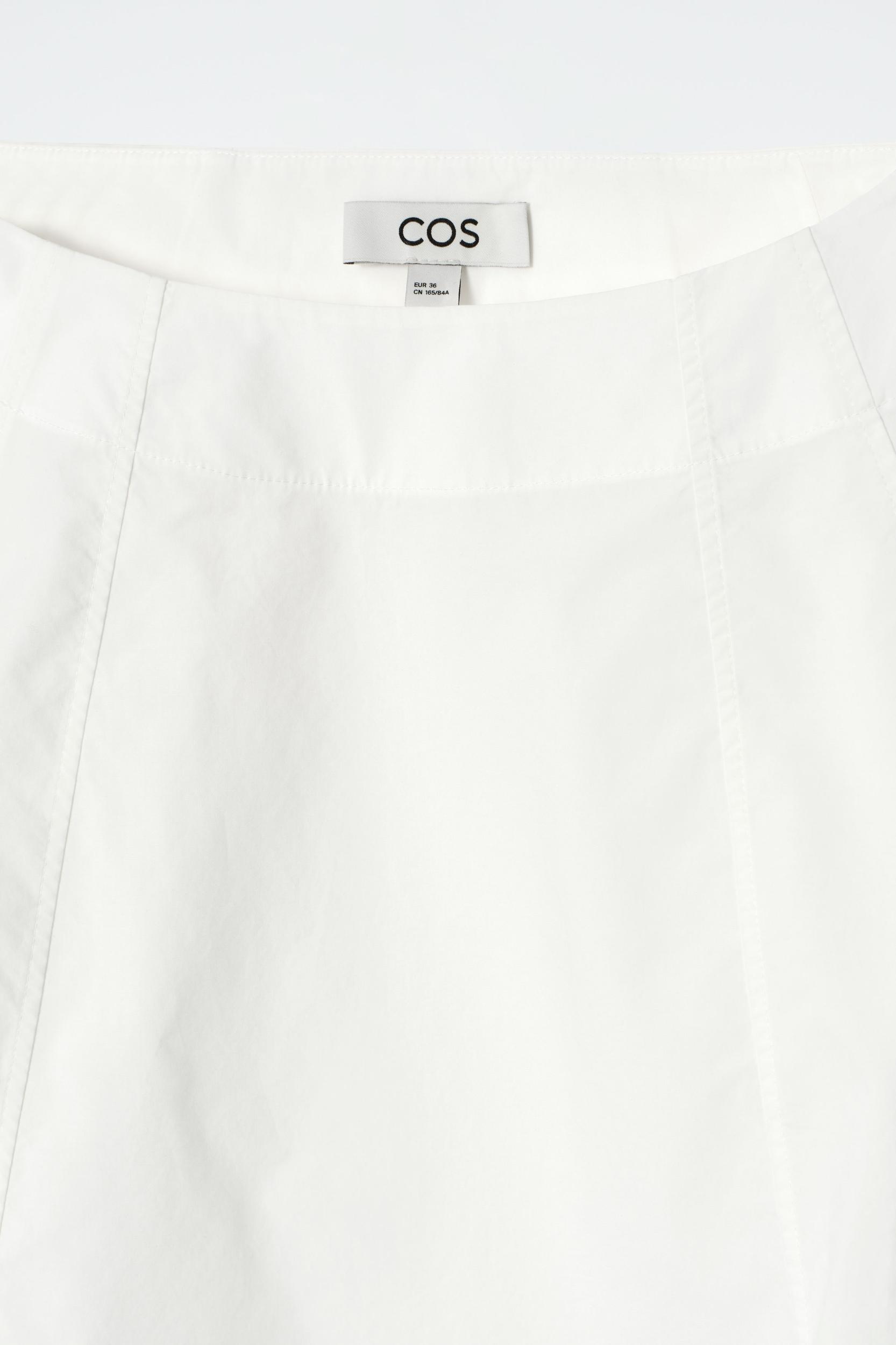 VOLUMINOUS BOATNECK COTTON BLOUSE Product Image