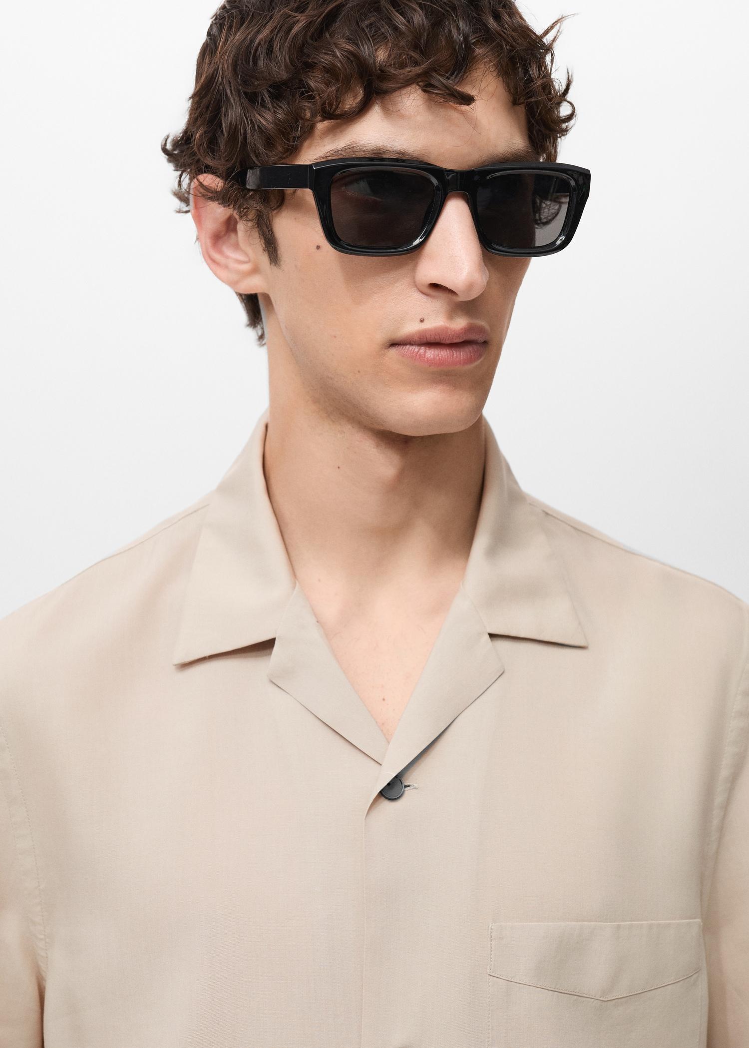 Lyocell shirt with pocket - Men | MANGO USA Product Image