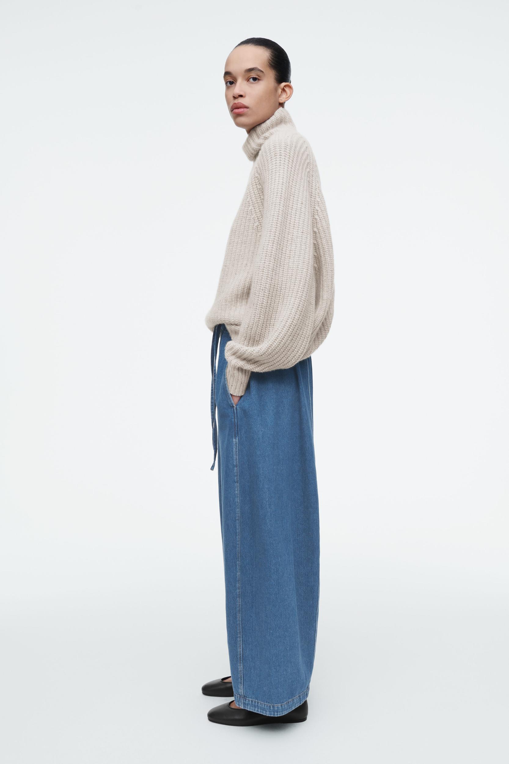 BARREL-LEG DENIM DRAWSTRING PANTS Product Image