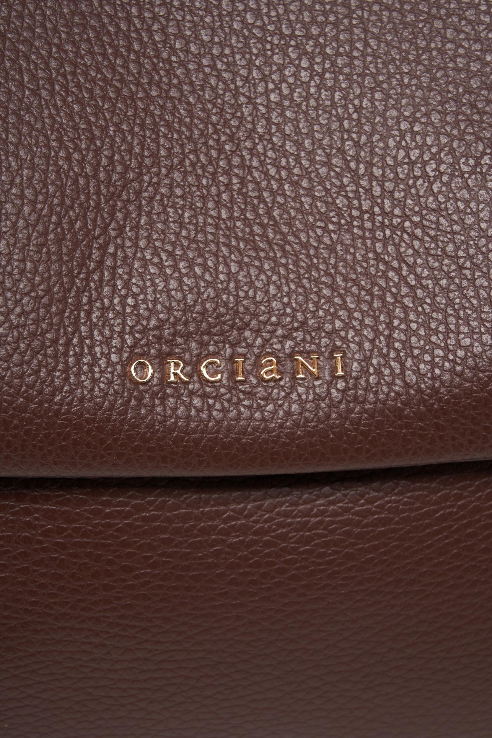 Grained leather shoulder bag Product Image