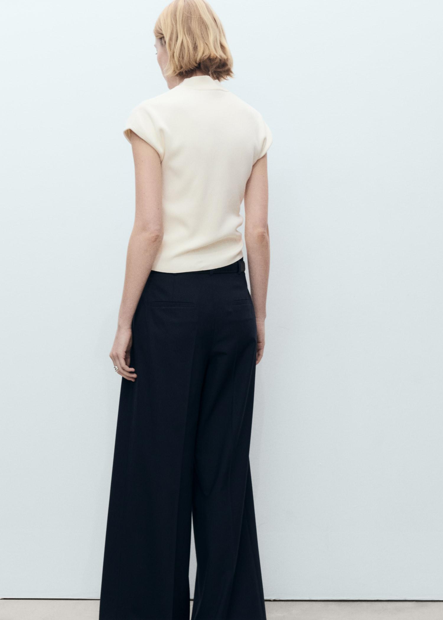 Short-sleeved fine-knit sweater - Women | MANGO USA Product Image