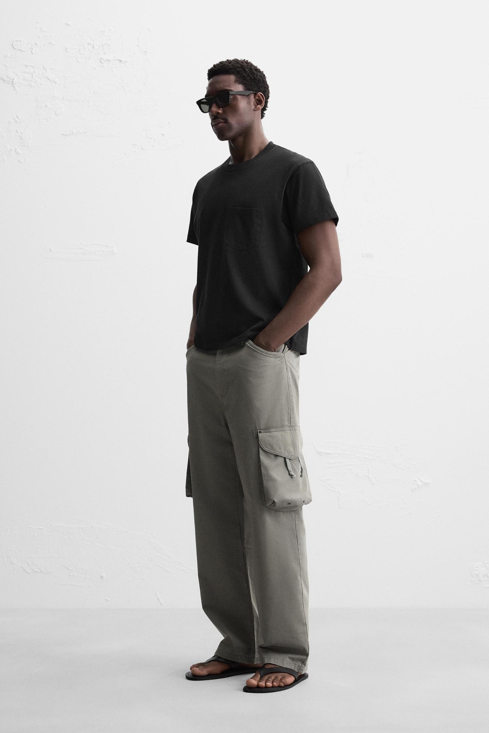 POCKET T-SHIRT Product Image