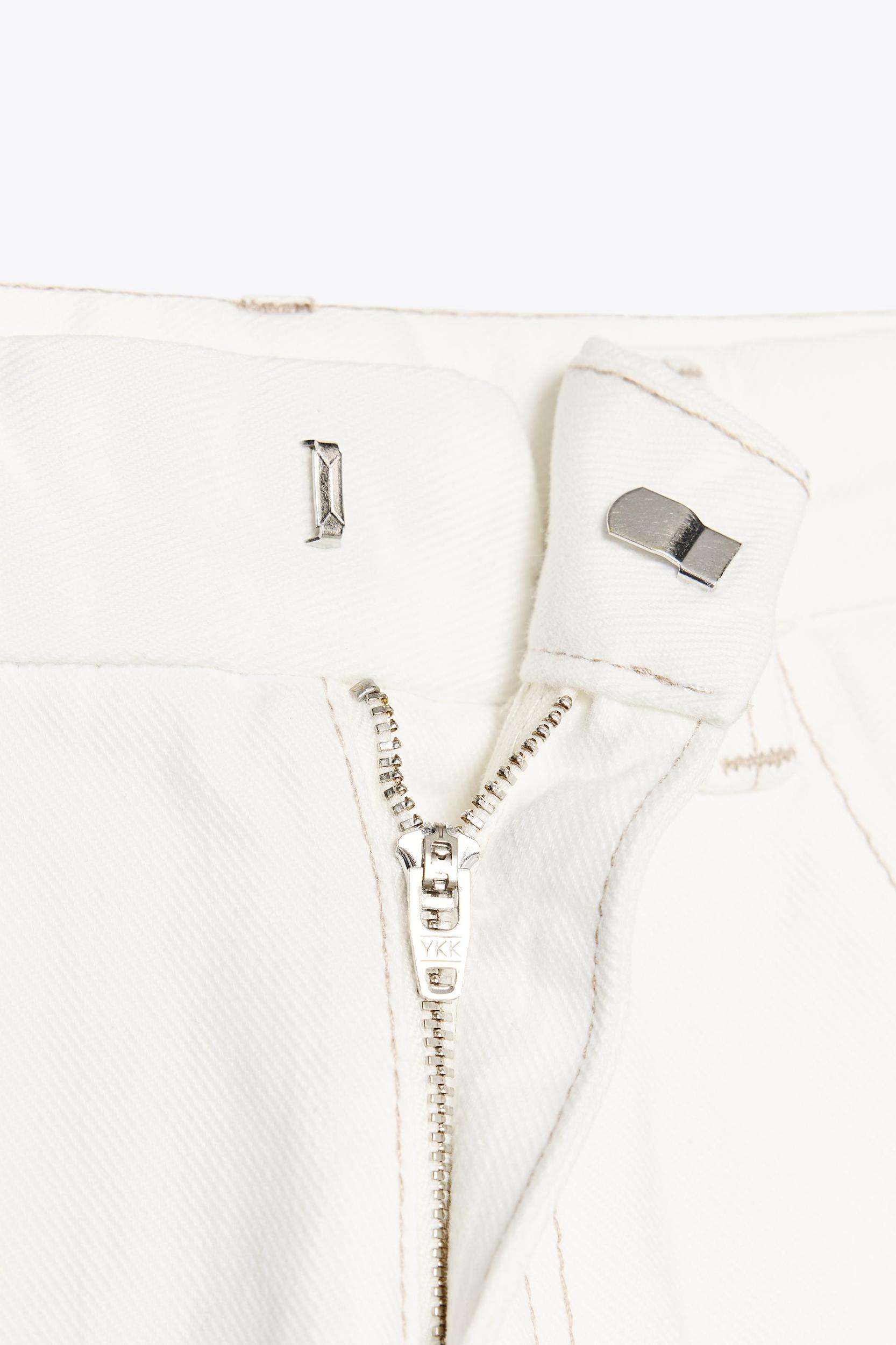 TRF HIGH-RISE CURVE JEANS Product Image