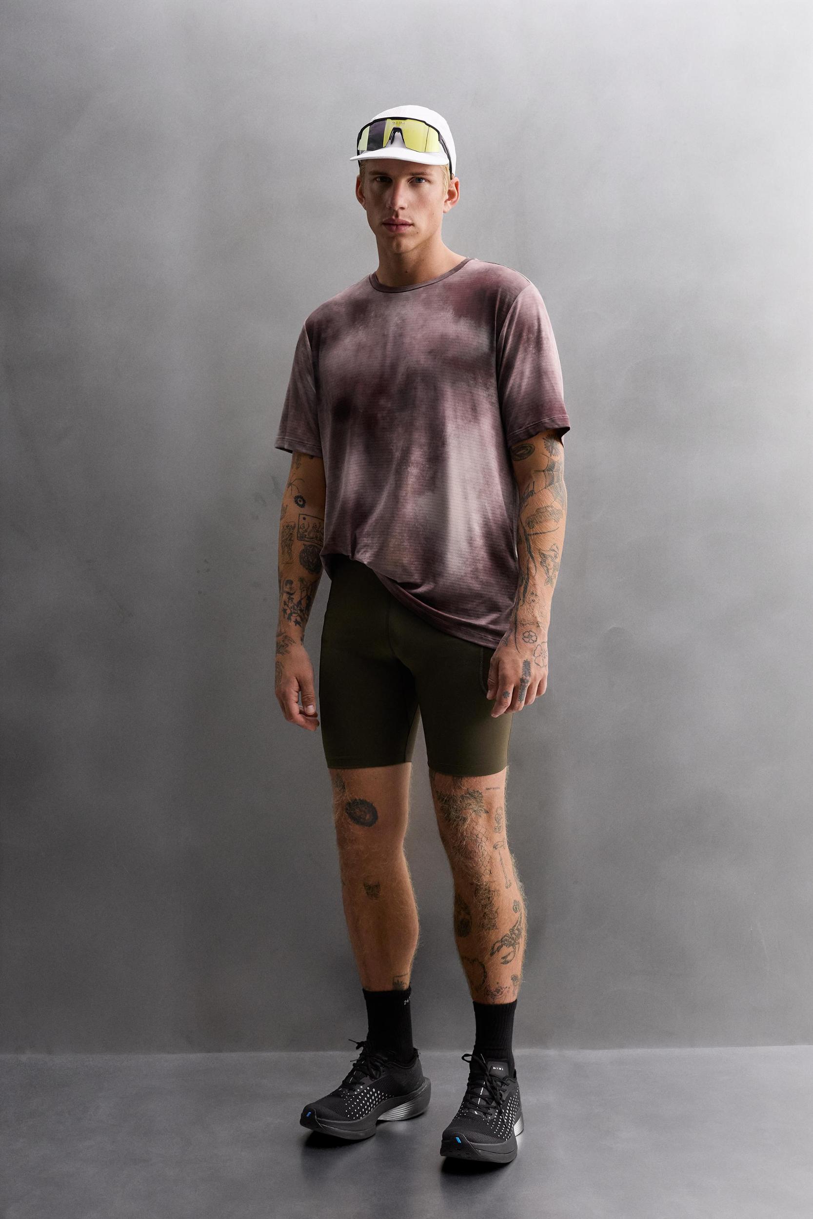 TIE-DYE PRINT PERFORATED T-SHIRT Product Image