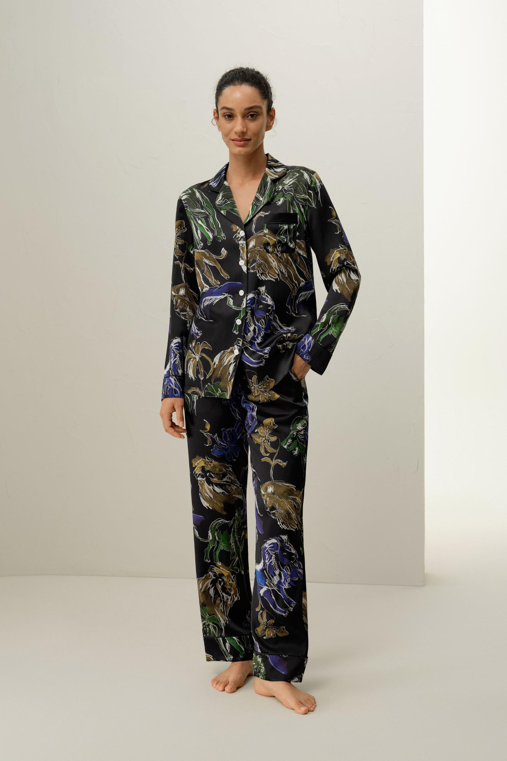 Leo Zodiac Classic Silk Pajama Set Product Image