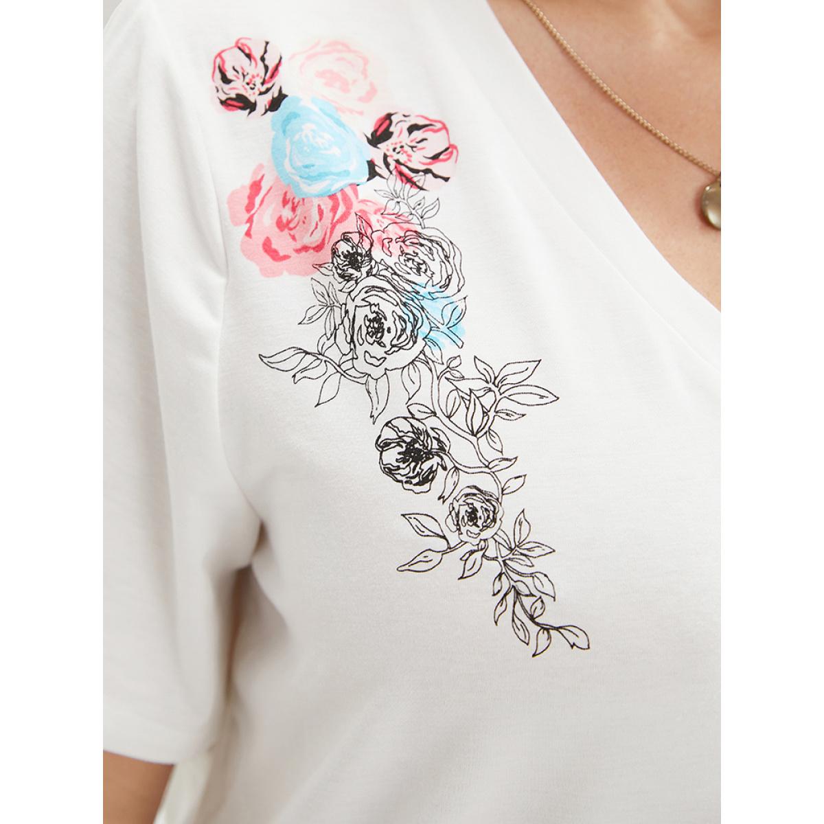 Plus Size Floral Printed Contrast V Neck T-shirt White Women Casual Printed Floral V-neck Dailywear T-shirts BloomChic 22-24/3X Product Image