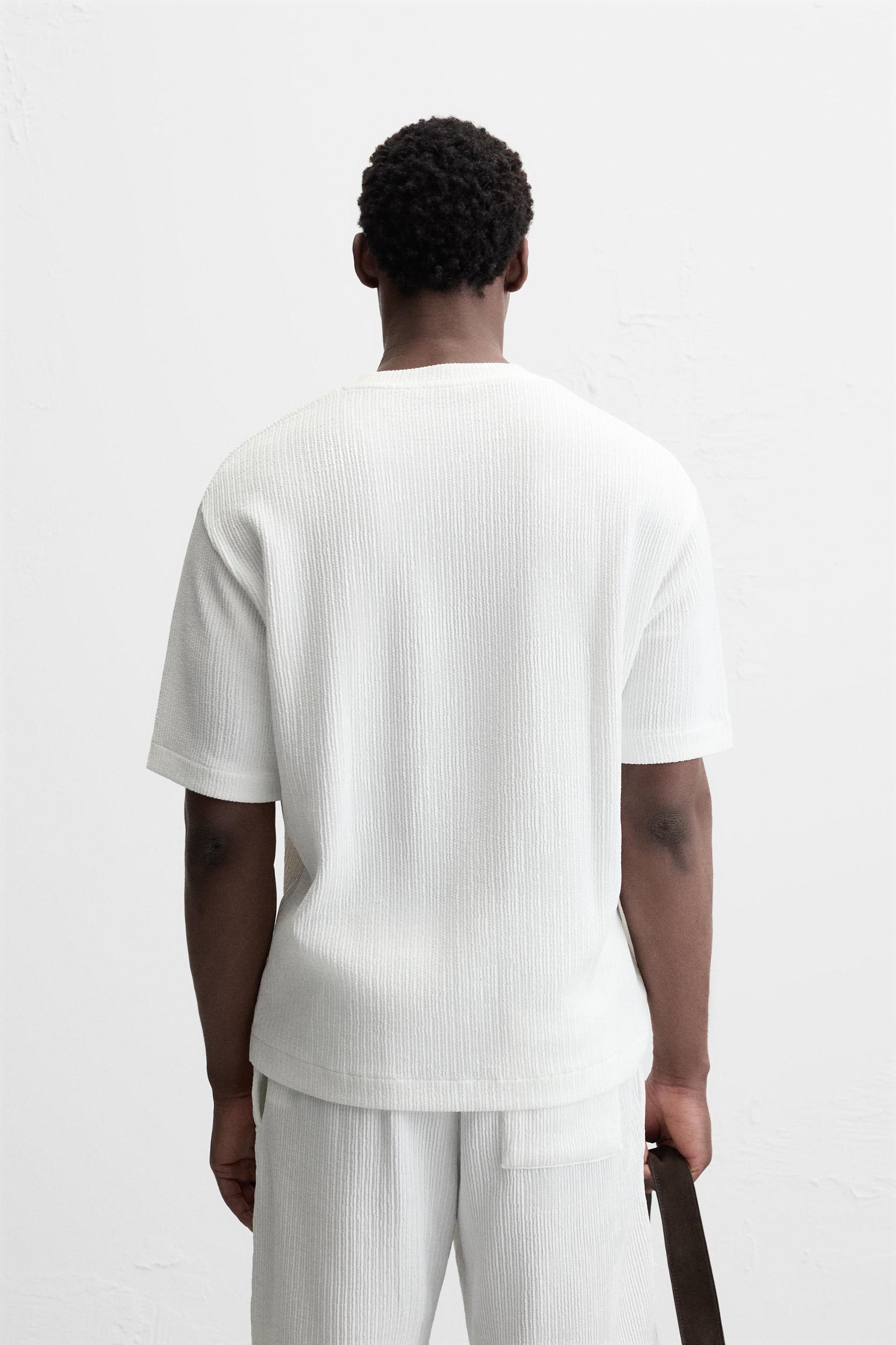 TEXTURED JACQUARD T-SHIRT Product Image