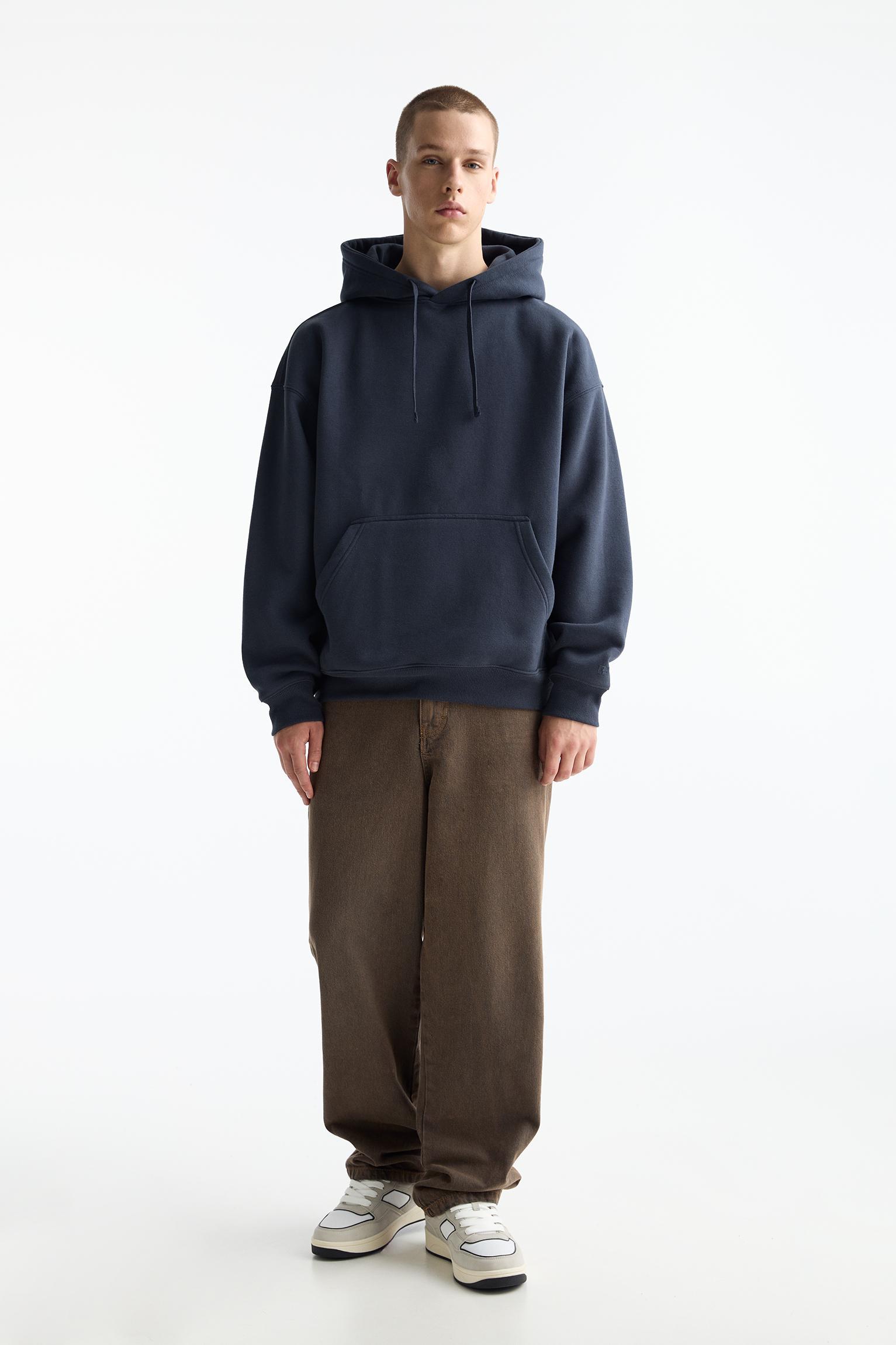 Basic hooded sweatshirt Product Image