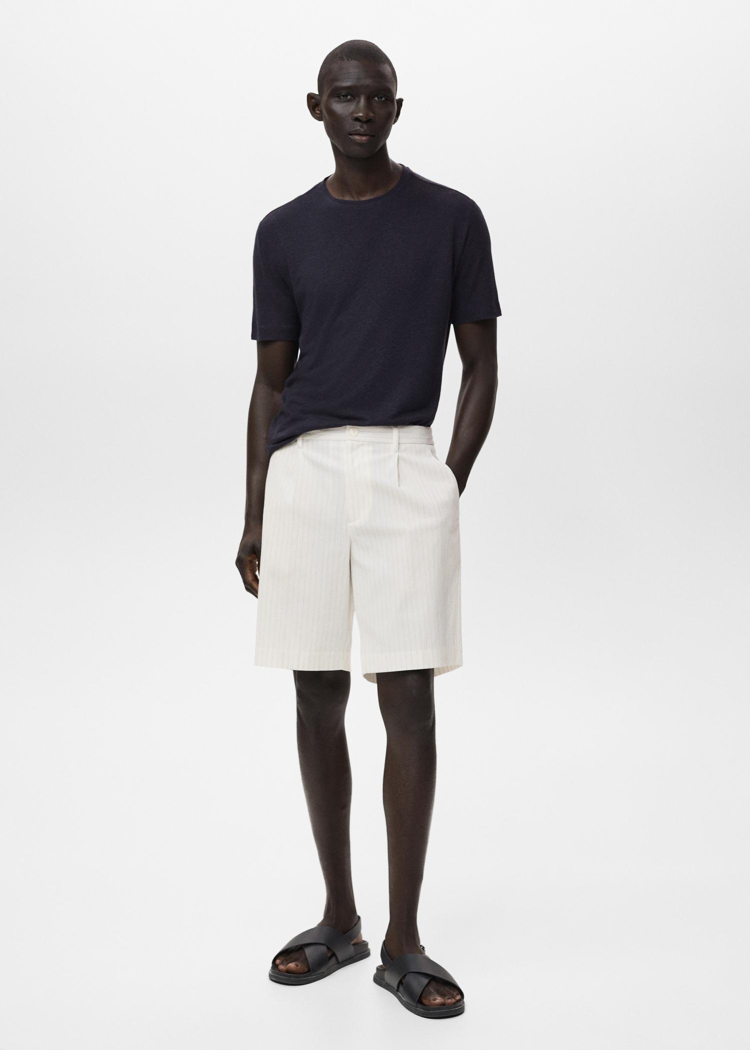 Slim-fit chino cotton bermuda shorts - Men | MANGO USA Product Image