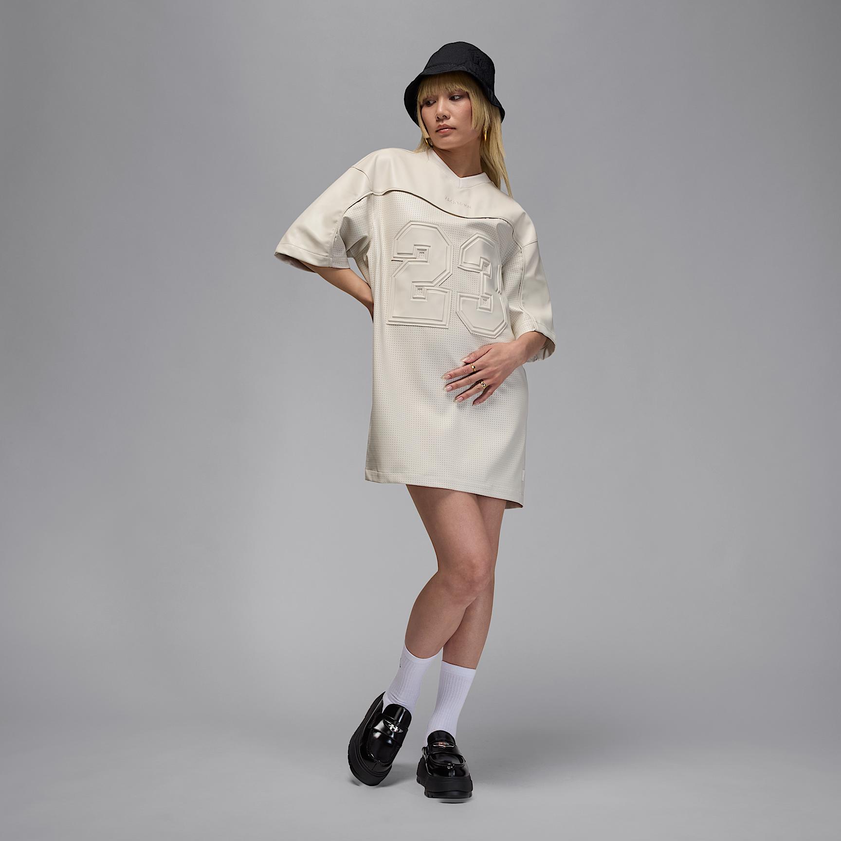 Womens Air Jordan Dress | HQ9184-104 Product Image