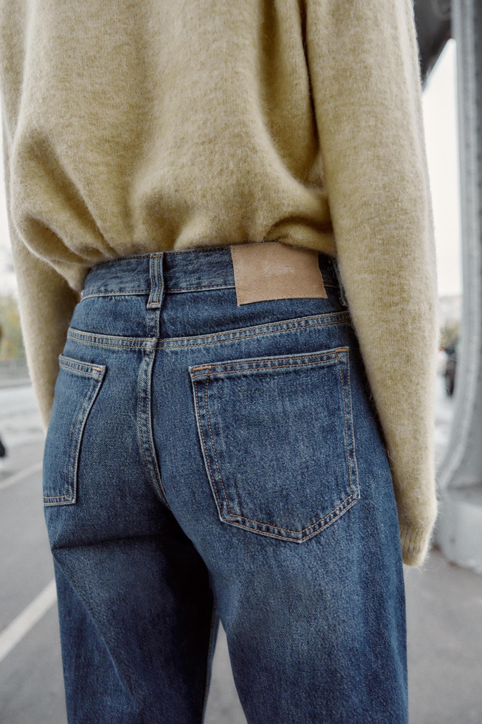 Z1975 HIGH-WAISTED WIDE LEG CROPPED JEANS Product Image