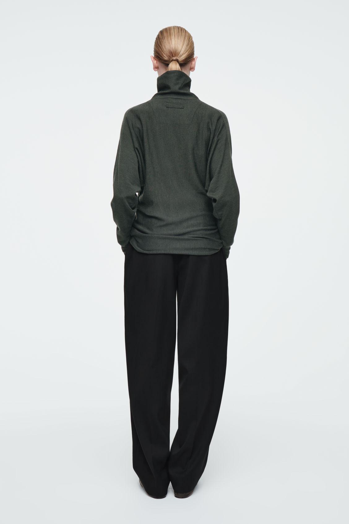 THE FUNNEL-NECK MERINO WOOL SWEATER Product Image