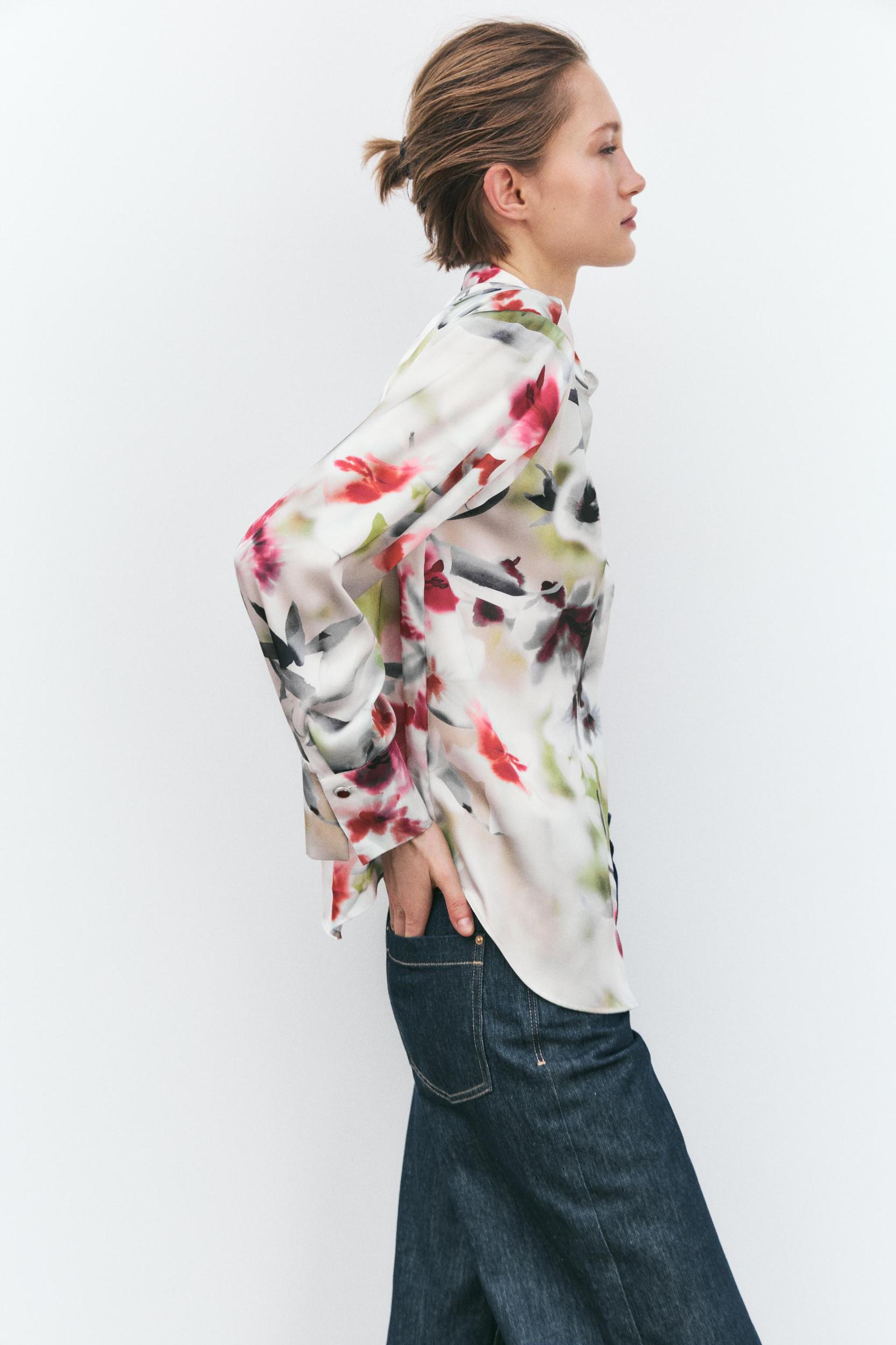 FLORAL PRINT SATIN SHIRT Product Image
