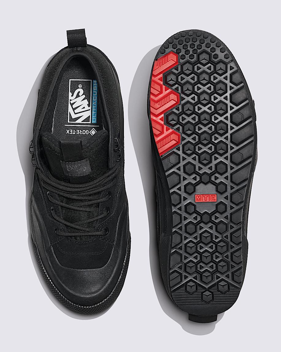Half Cab GORE-TEX Insulated Shoe in Black| Vans US Product Image