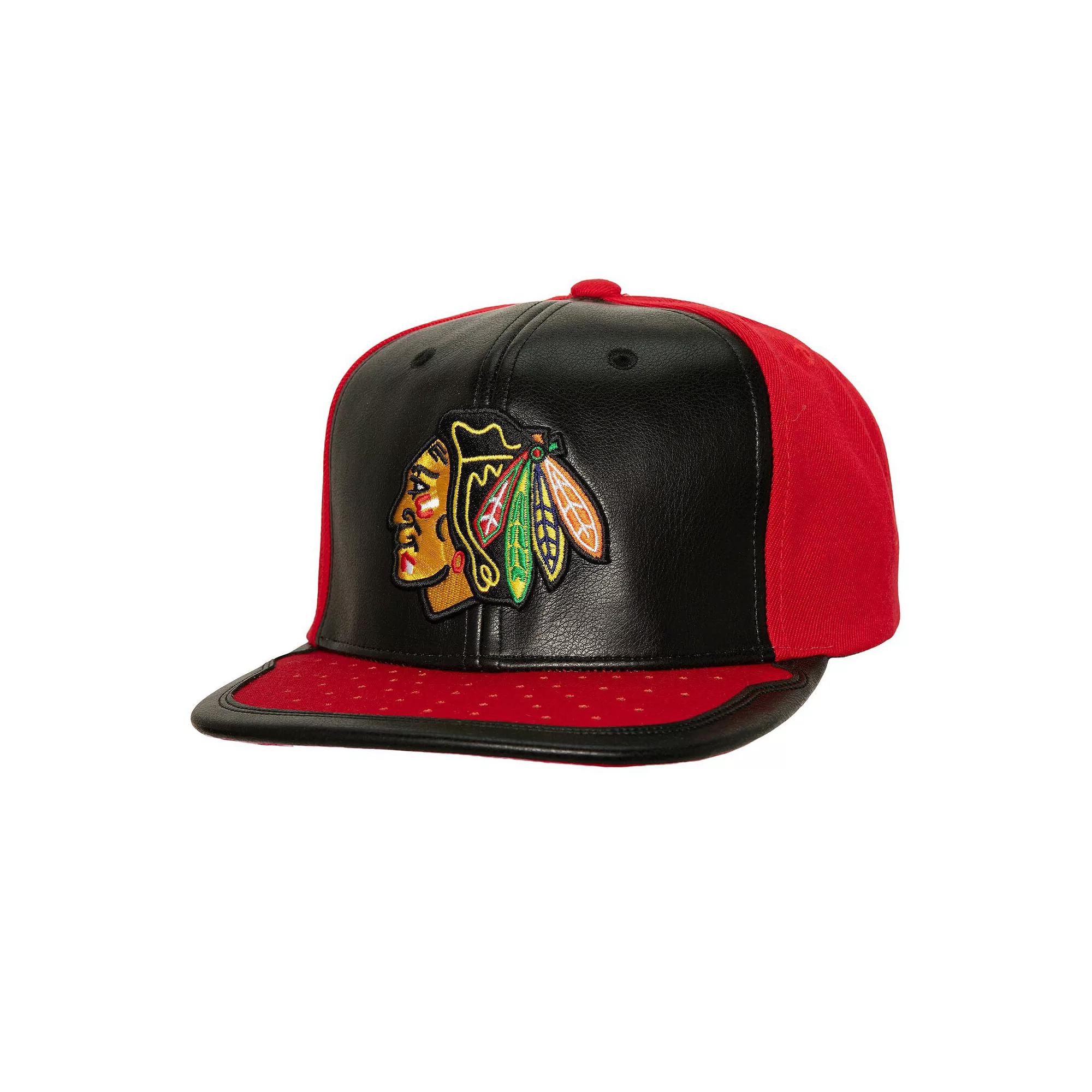 Men's Mitchell & Ness Black/Red Chicago Blackhawks Day One Snapback Hat Product Image