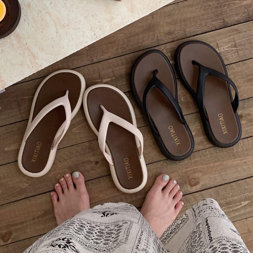 Two Tone Flip-Flops Product Image