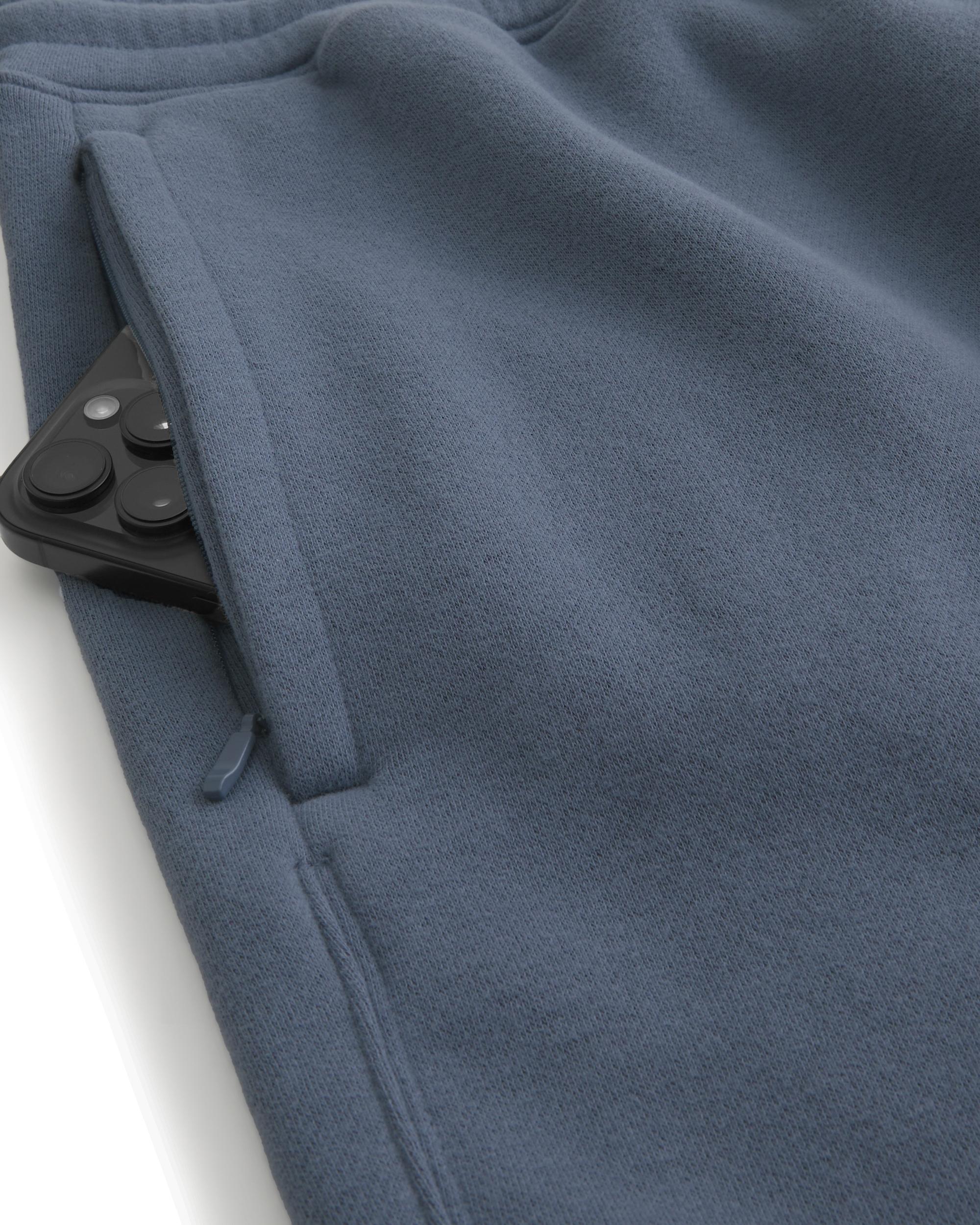 Mid-Thigh Loose Fleece Shorts Product Image