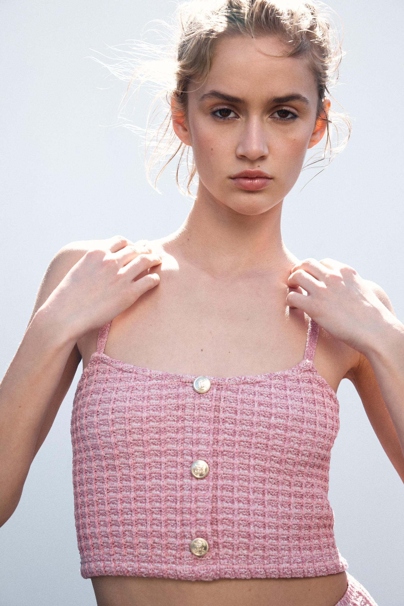 STRETCH CROP TOP Product Image