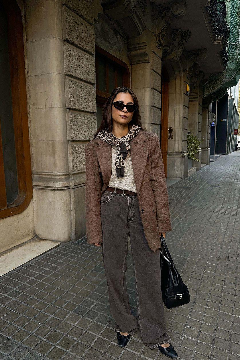 Low Waist Wide Leg Jeans Product Image