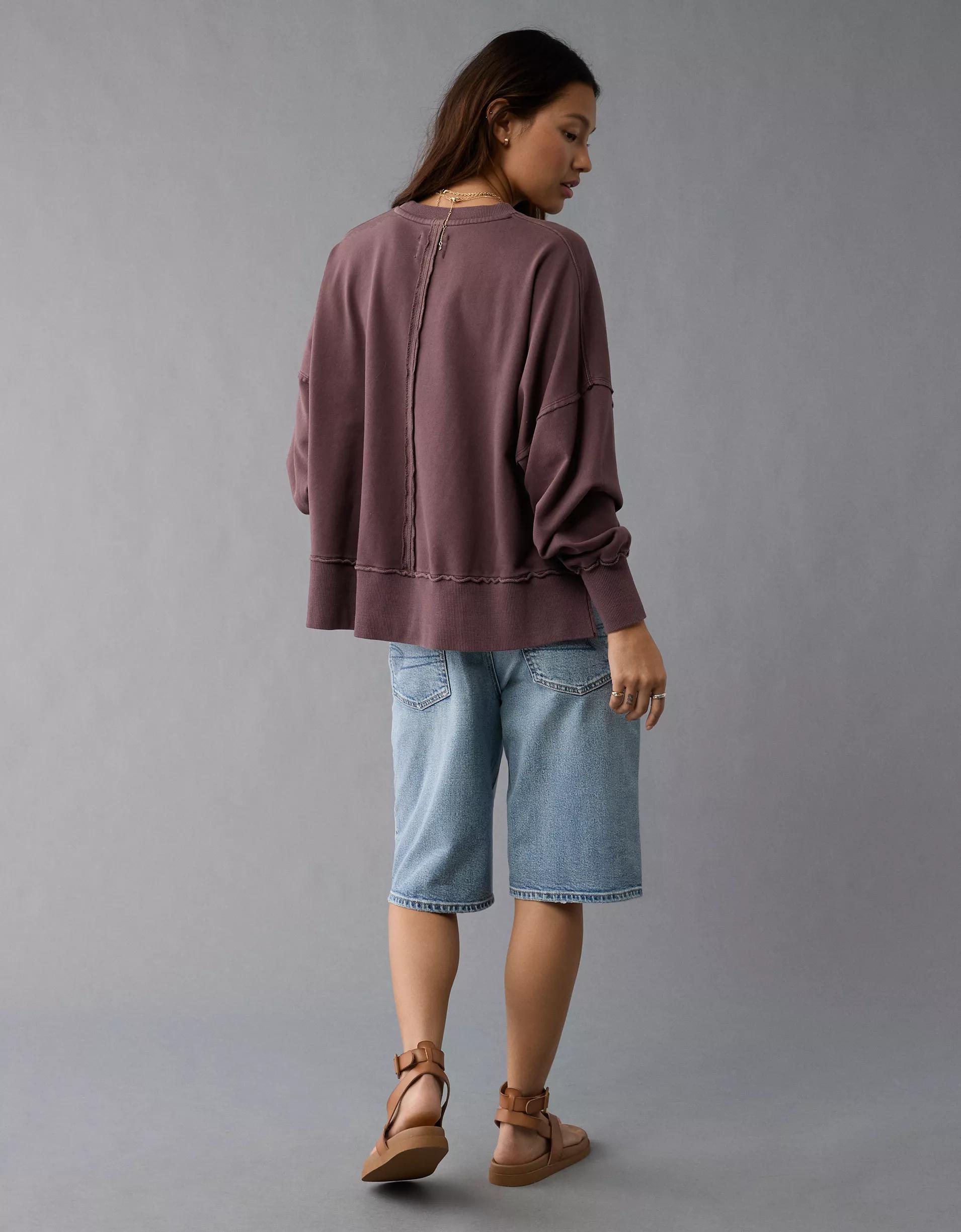 AE Big Hug Destination Graphic Crew Neck Sweatshirt Product Image