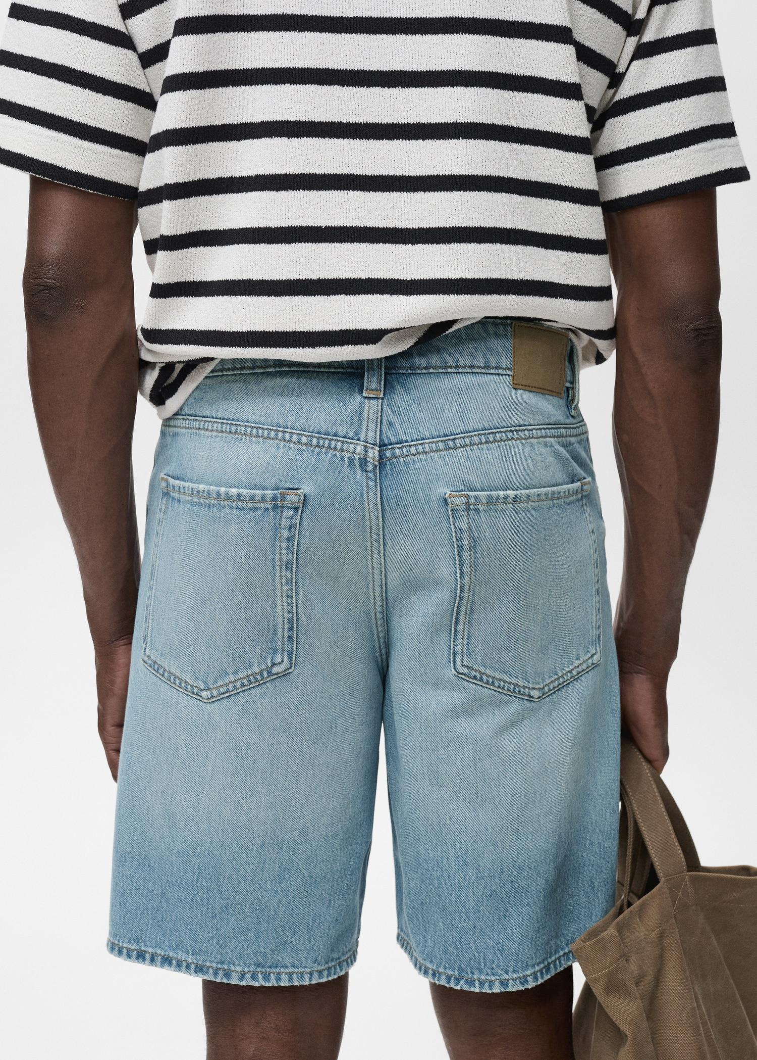 Regular-fit denim shorts - Men | MANGO USA Product Image