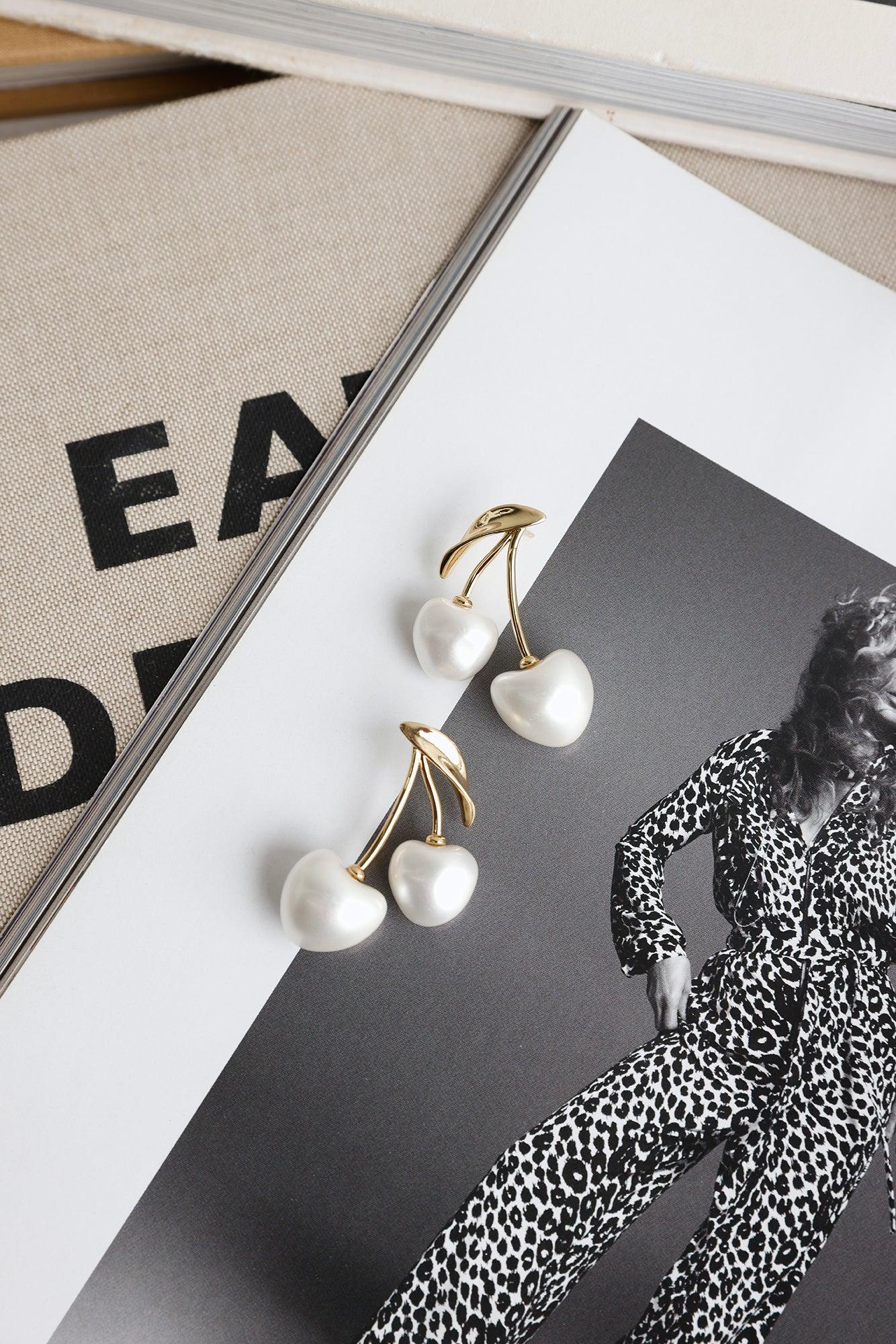 Pearl Cherries Earrings Gold Product Image