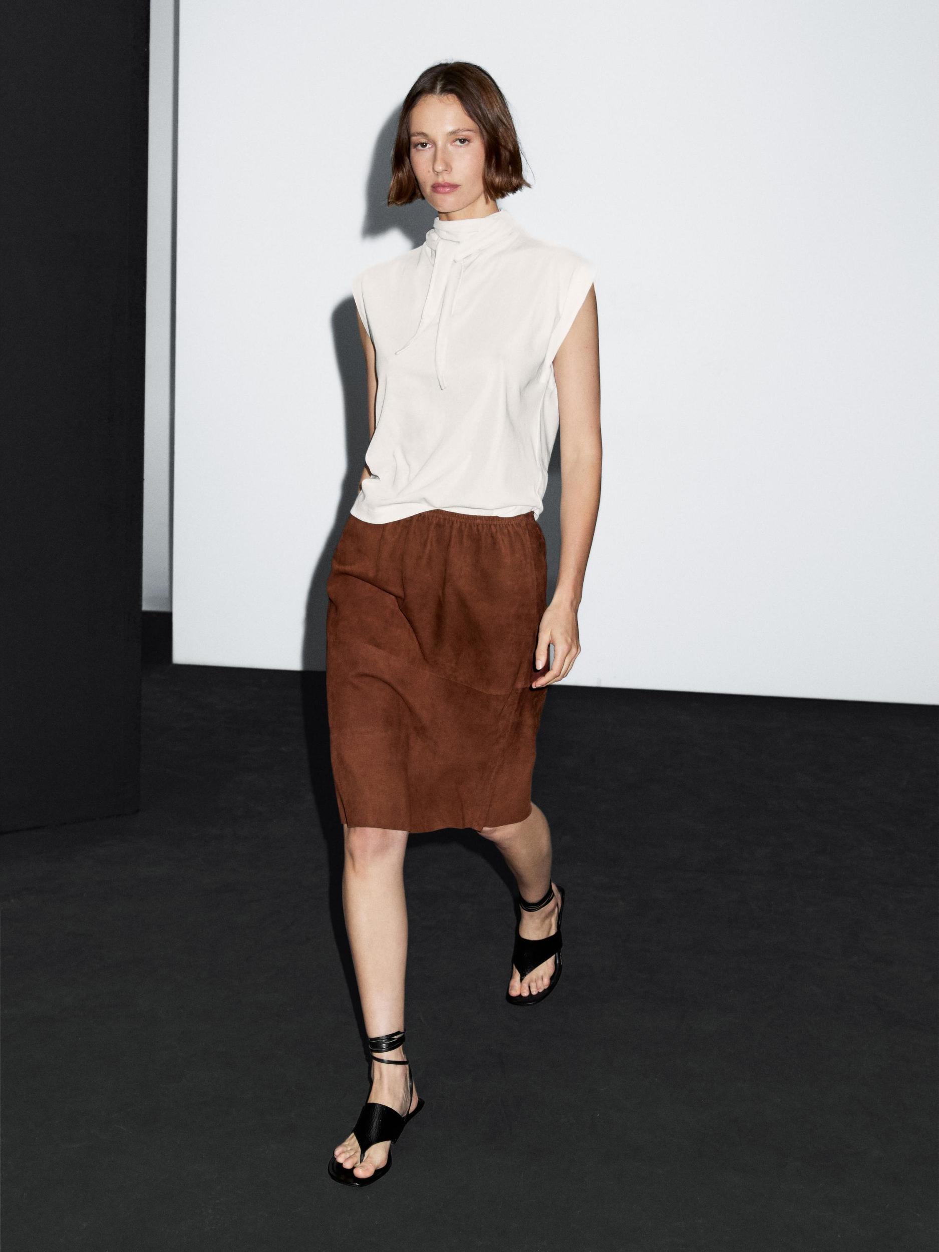 Straight fit suede leather skirt Product Image
