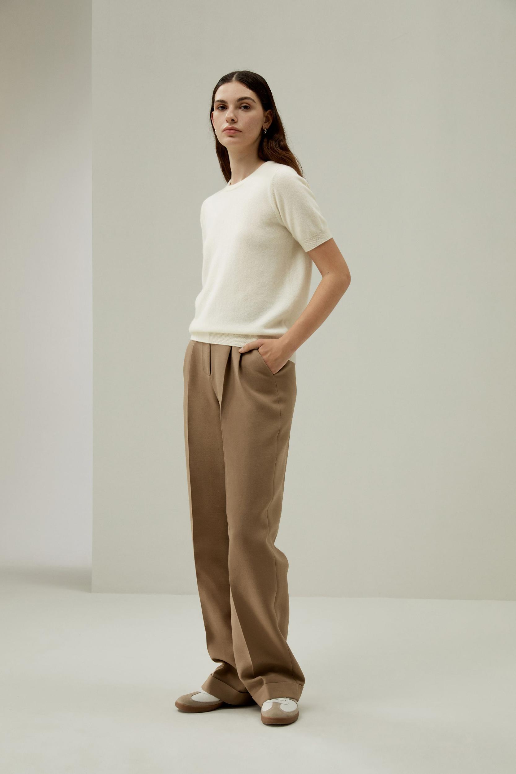 Crew Neck Basic Knit Top Product Image