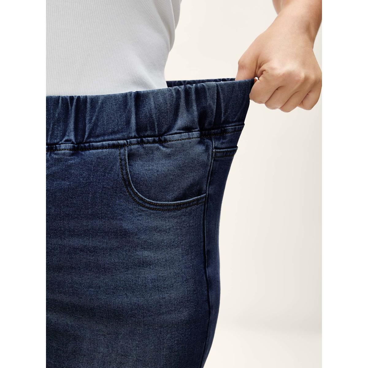 Plus Size Pull-On Stretchy Waist Denim Shorts Women Darkindigo Medium stretch Casual Slanted pocket Leisure Denim Shorts BloomChic 12/L Product Image