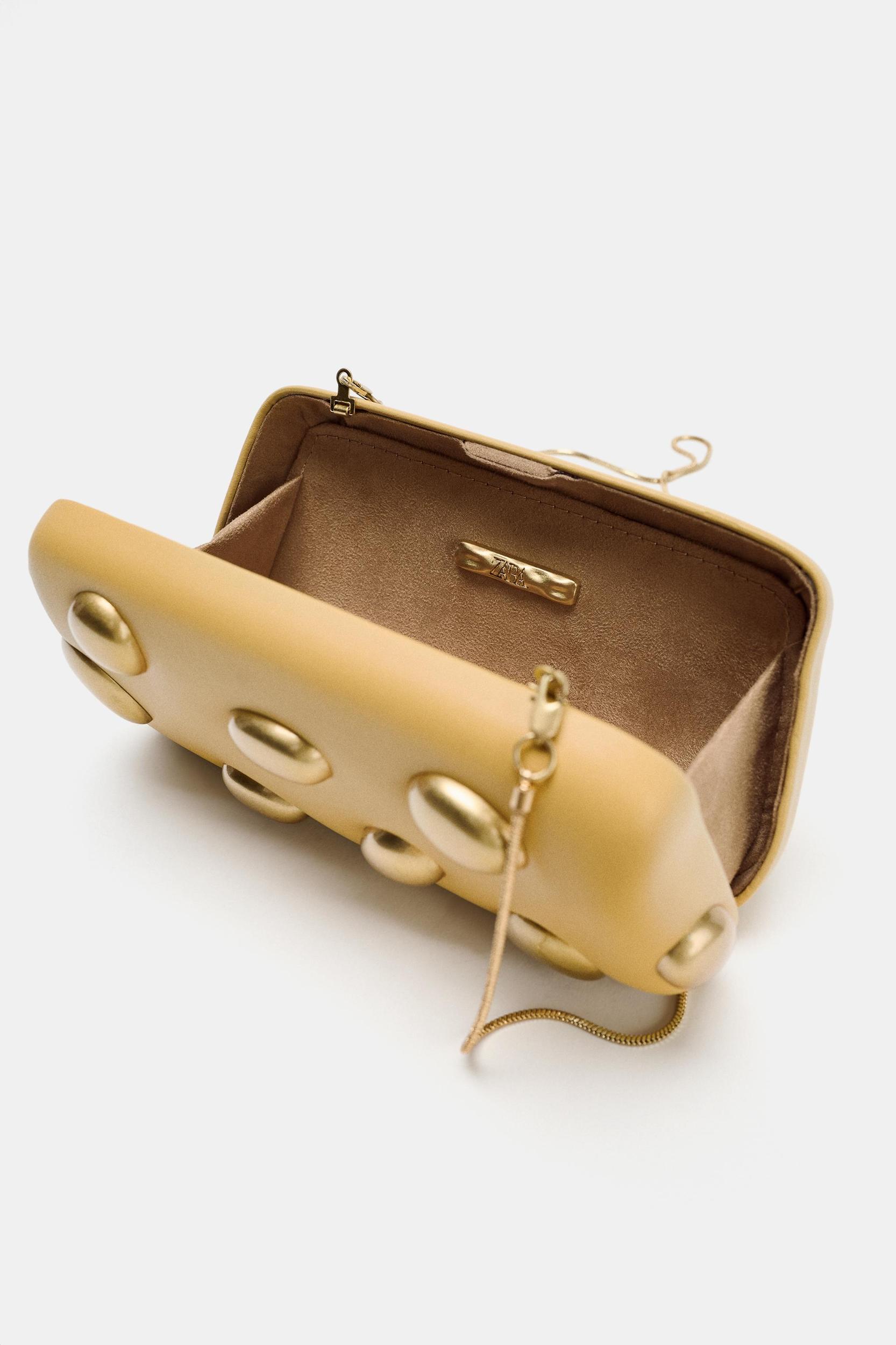 METAL APPLIQUÉ CLUTCH Product Image