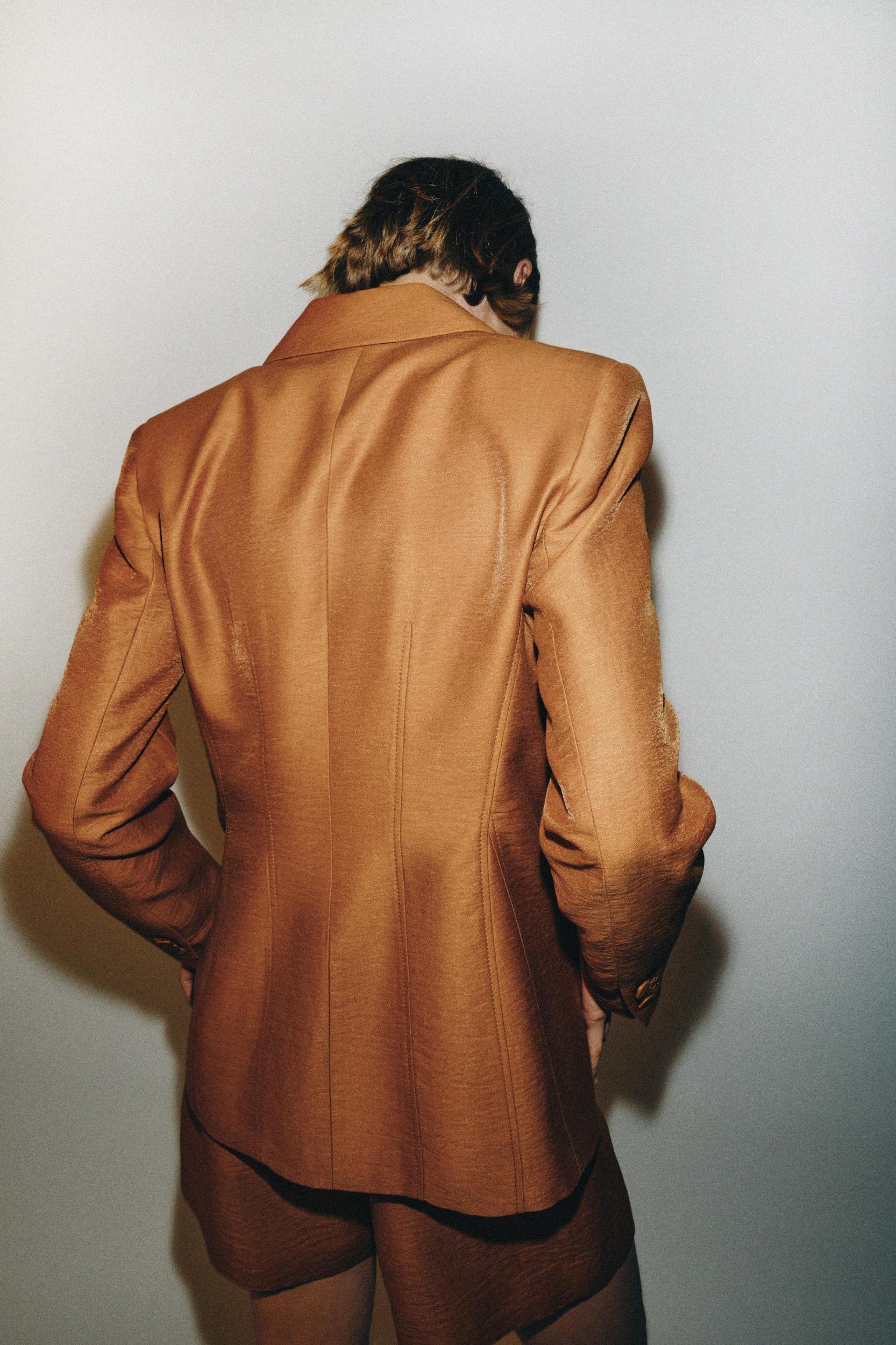 LINEN BLAZER WITH COVERED BUTTONS Product Image