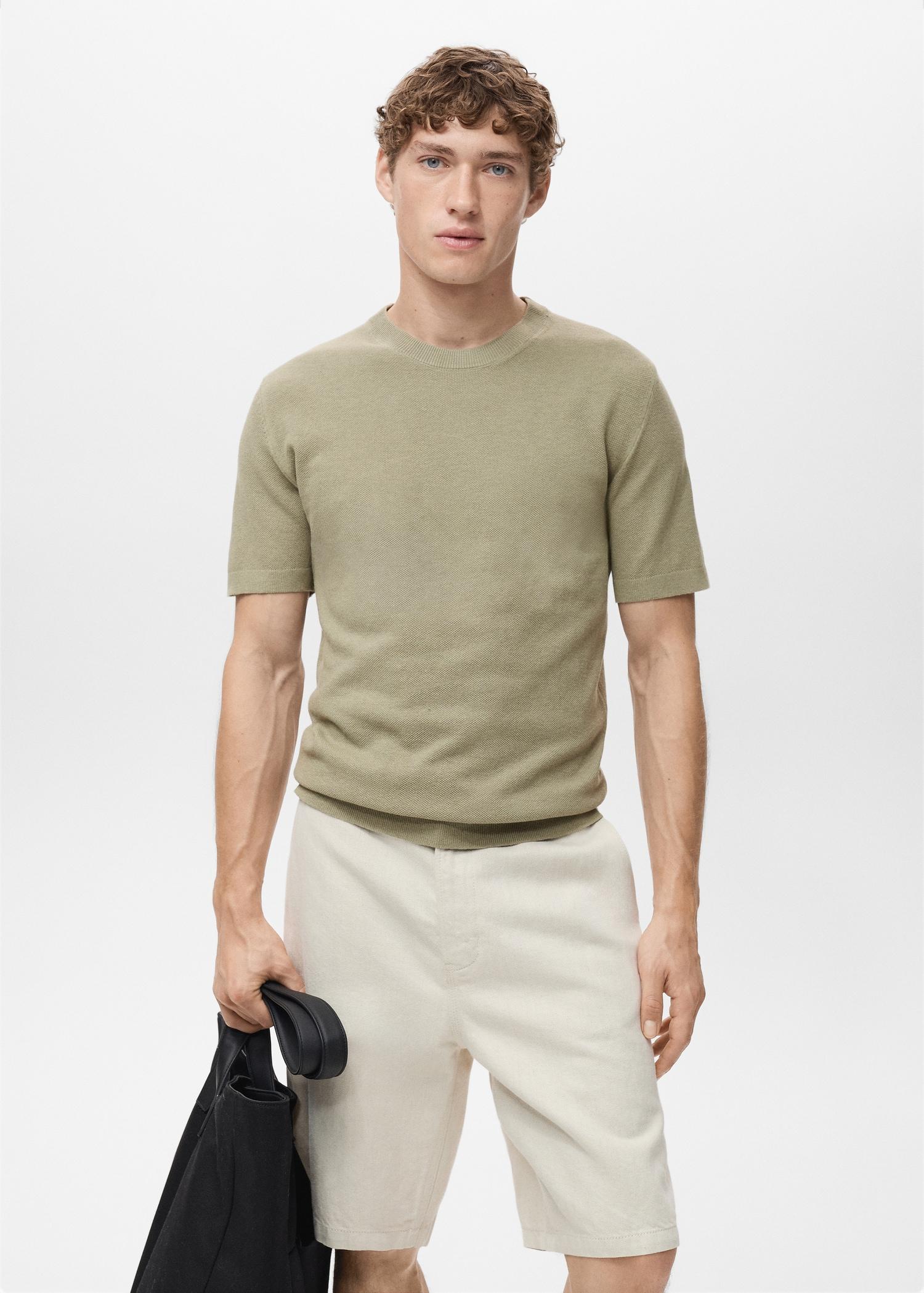 Cotton fine-knit t-shirt - Men | MANGO USA Product Image