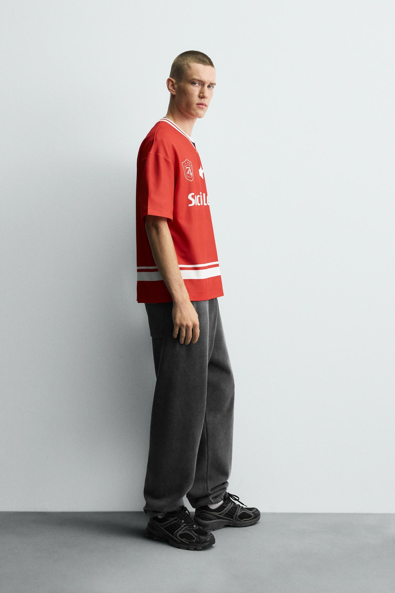 RETRO FOOTBALL PRINT T-SHIRT Product Image