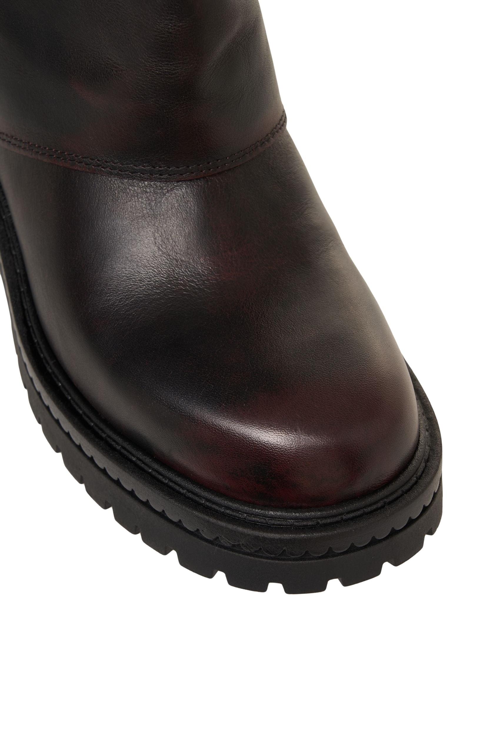 Leather boots with zipper Product Image