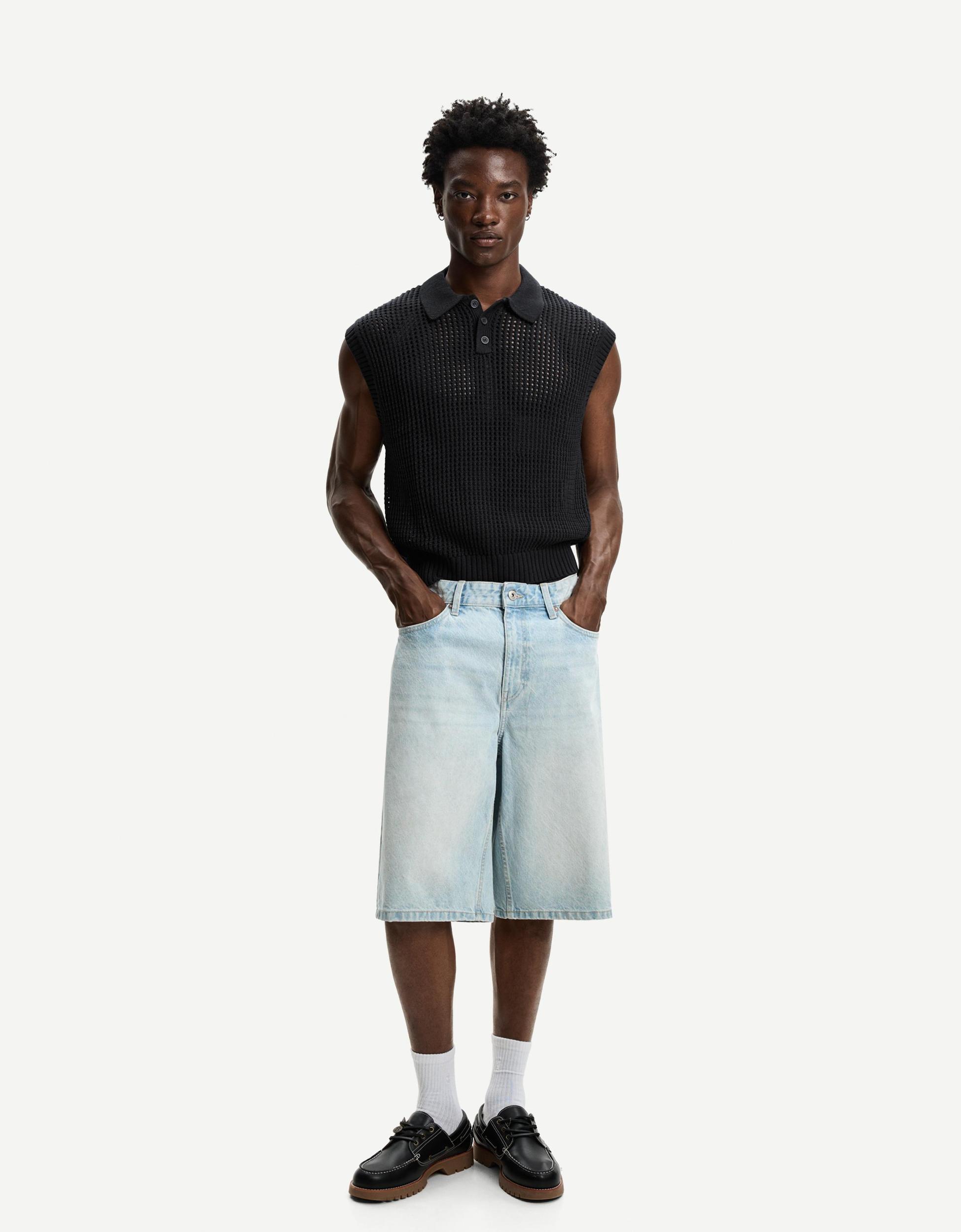 Mesh waistcoat with a buttoned polo collar Product Image