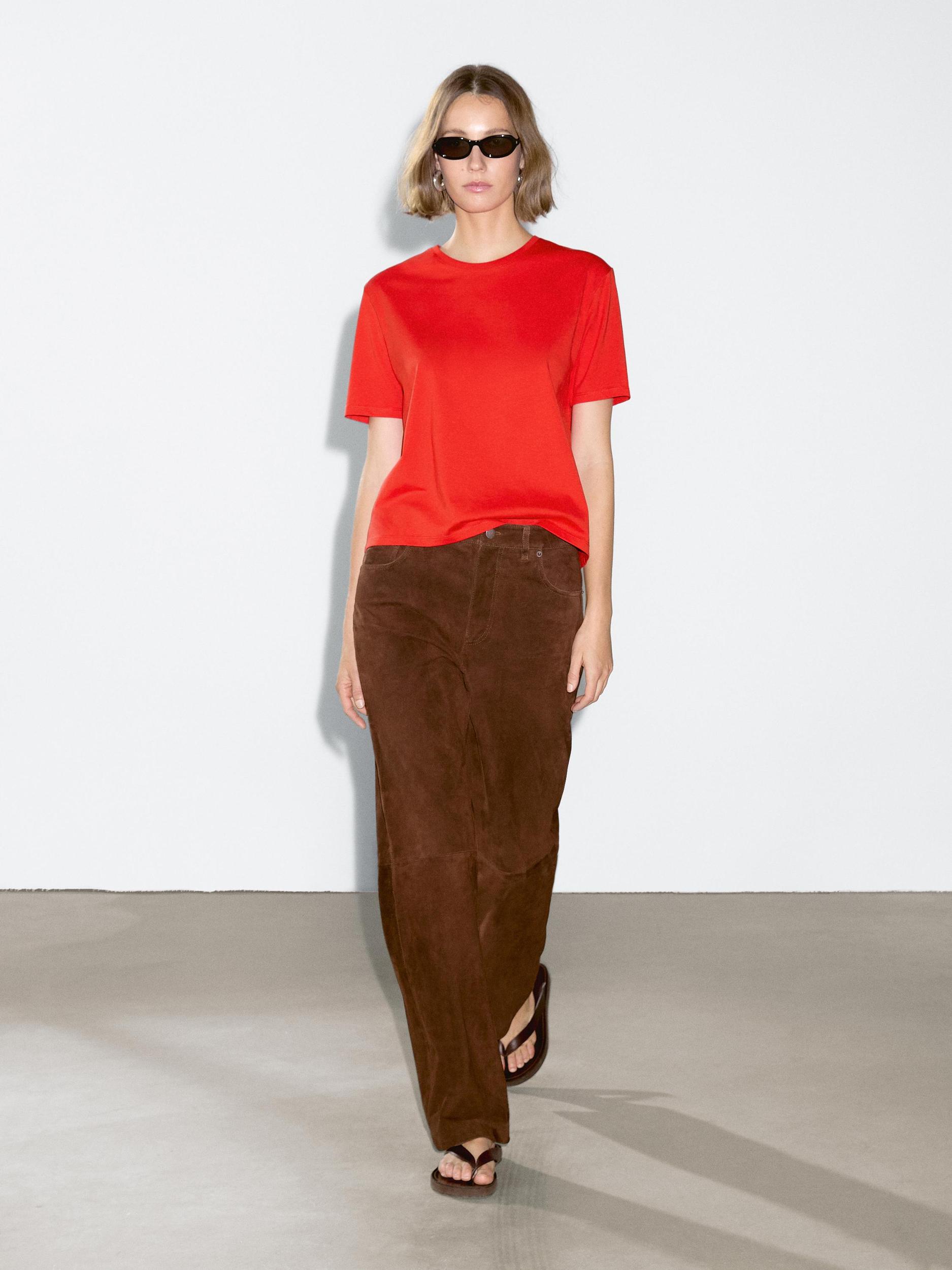 100% cotton lightweight T-shirt Product Image