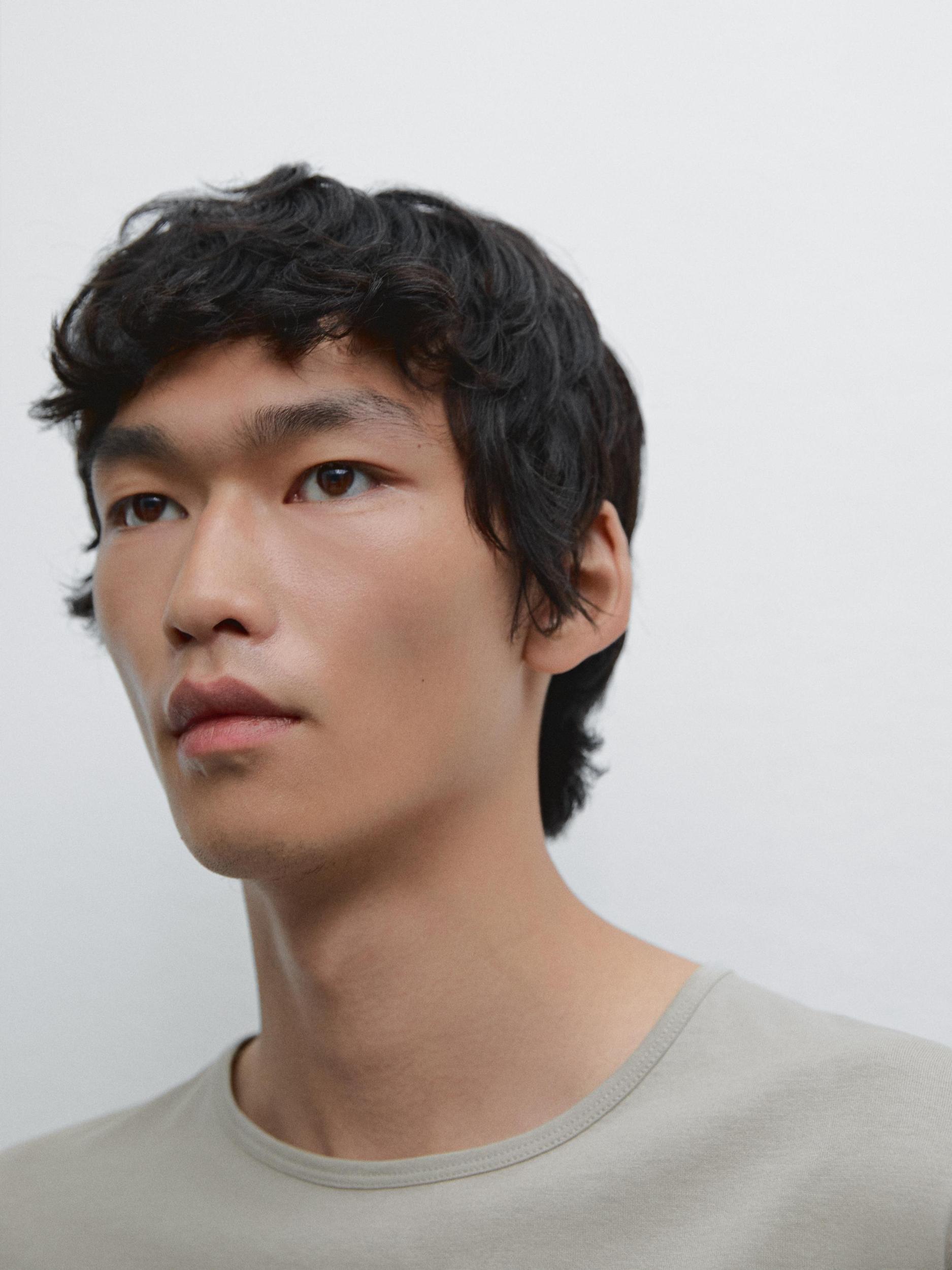 100% cotton lightweight T-shirt Product Image