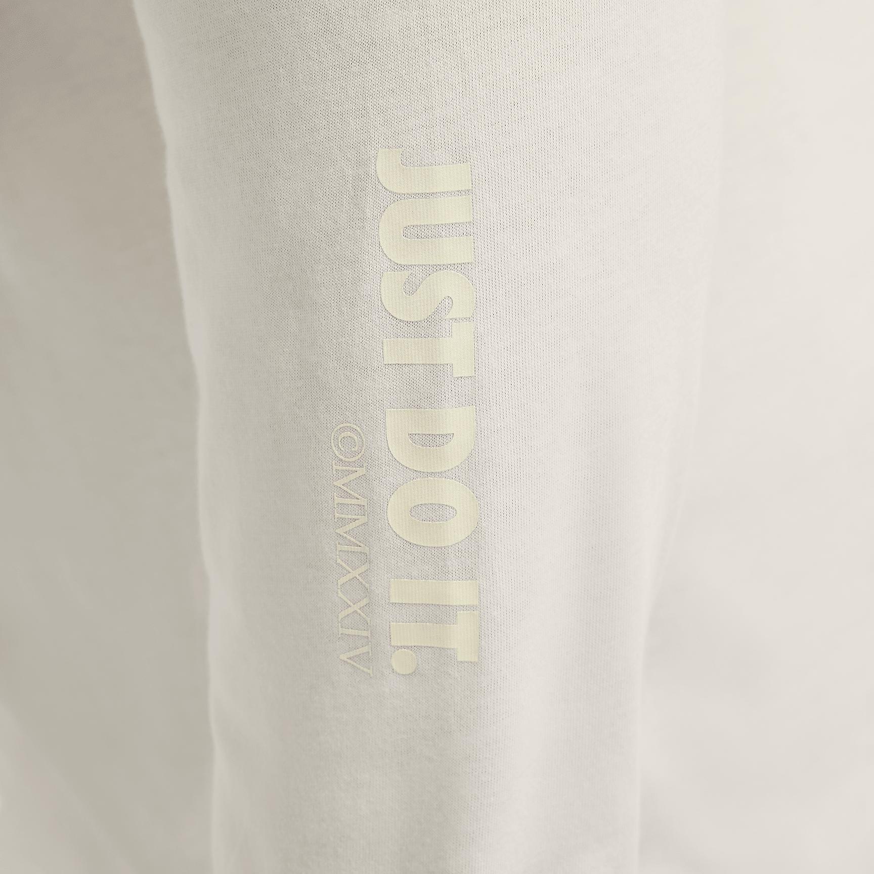 Nike Sportswear Club Long-Sleeve T-Shirt Product Image