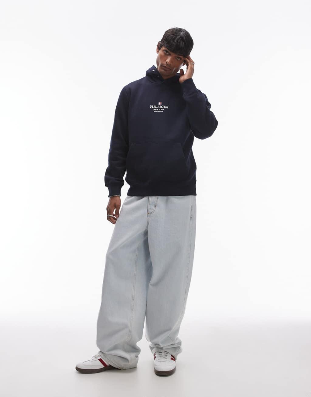 Tommy Hilfiger central logo hoodie in navy Product Image