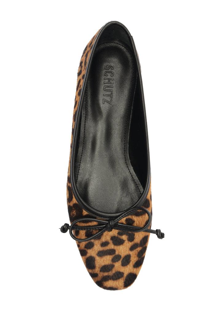 Arissa Flats Product Image