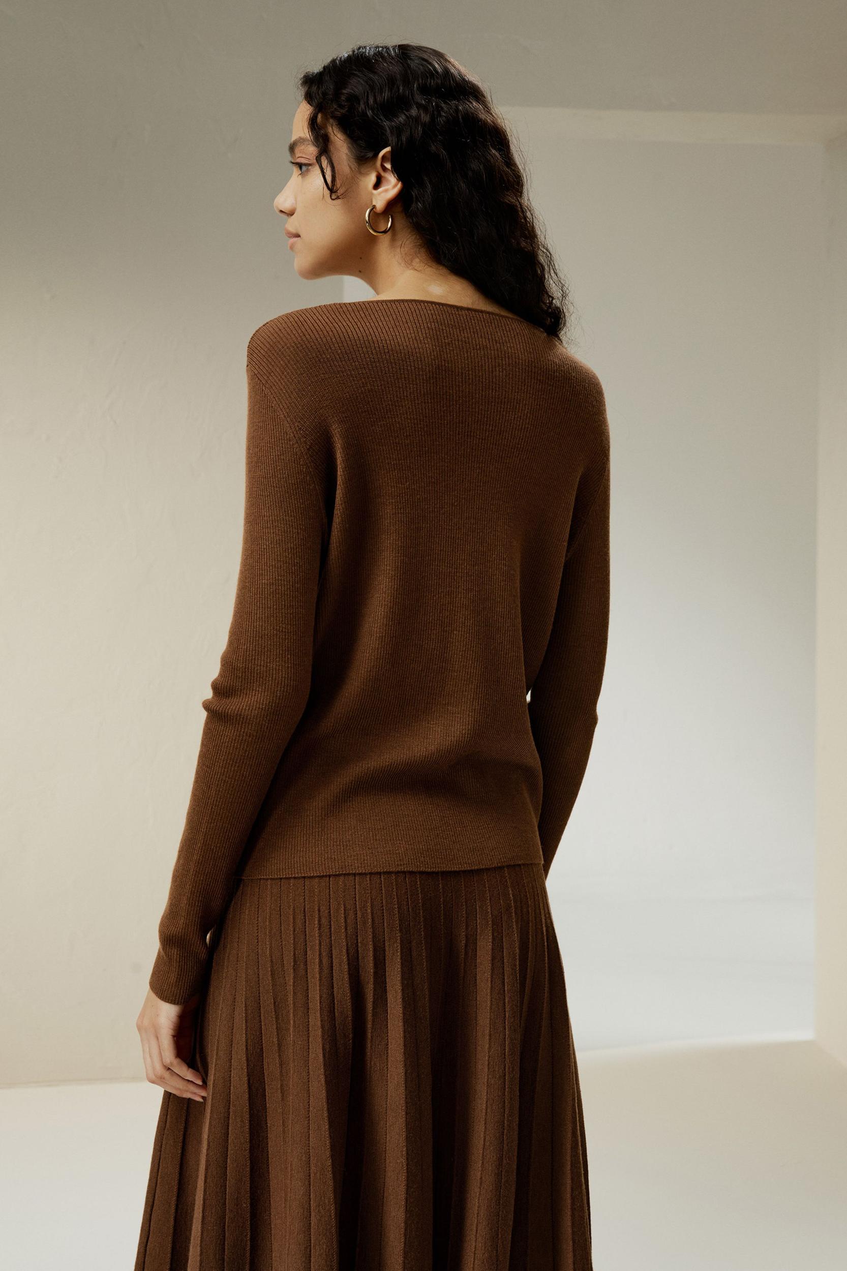 V-neck Ultra-fine Merino Wool Sweater Product Image
