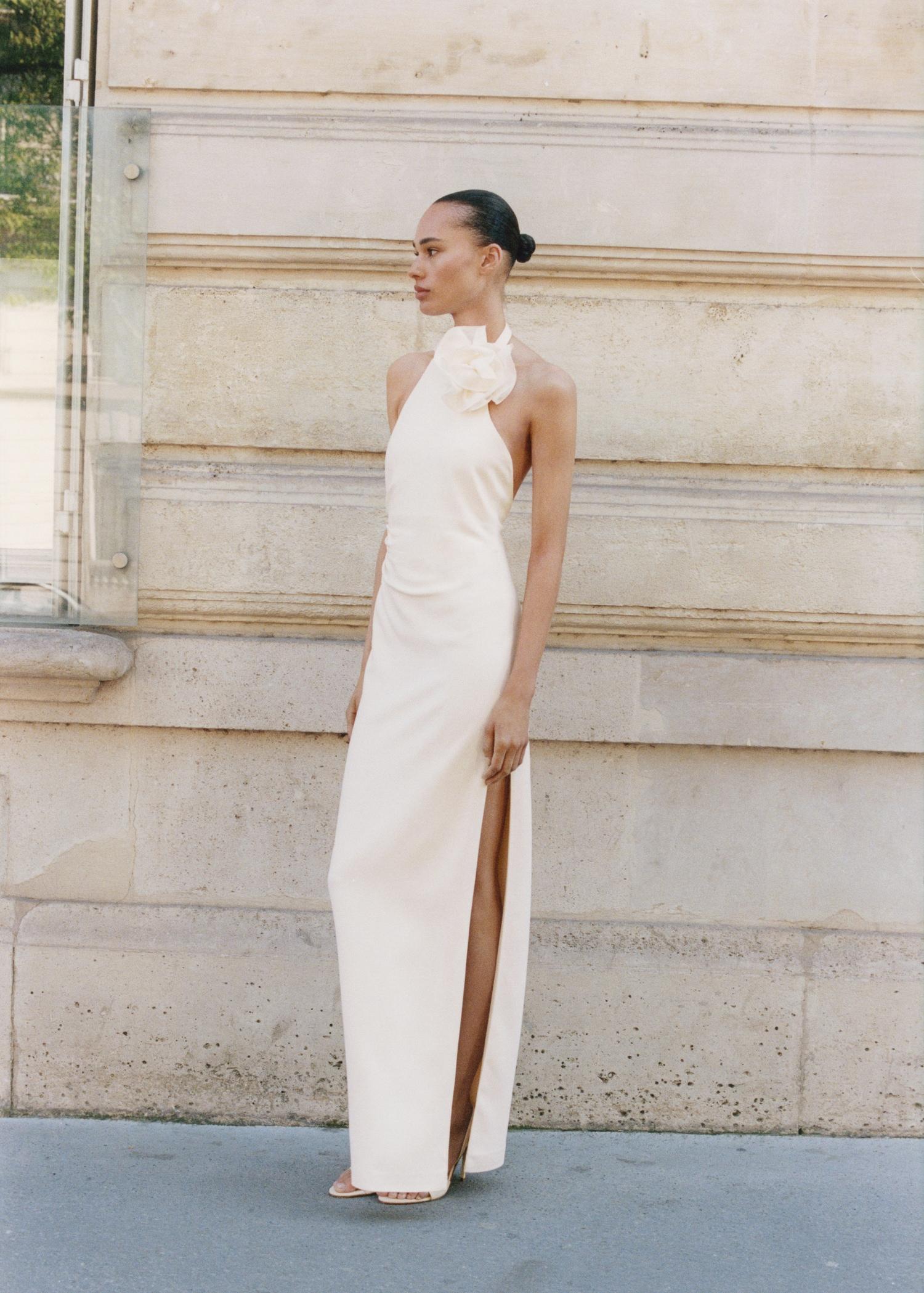 Draped halter-neck dress with flower motif - Women | MANGO USA Product Image