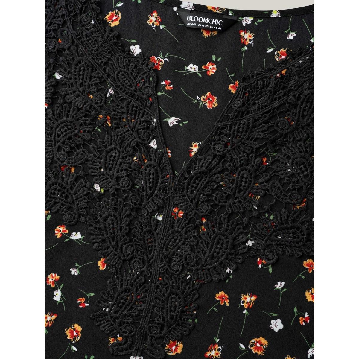 Plus Size Black Lace Spliced Floral Print Notched Collar Blouse Women Elegant Short sleeve Notched collar Everyday Blouses BloomChic 26/4X Product Image