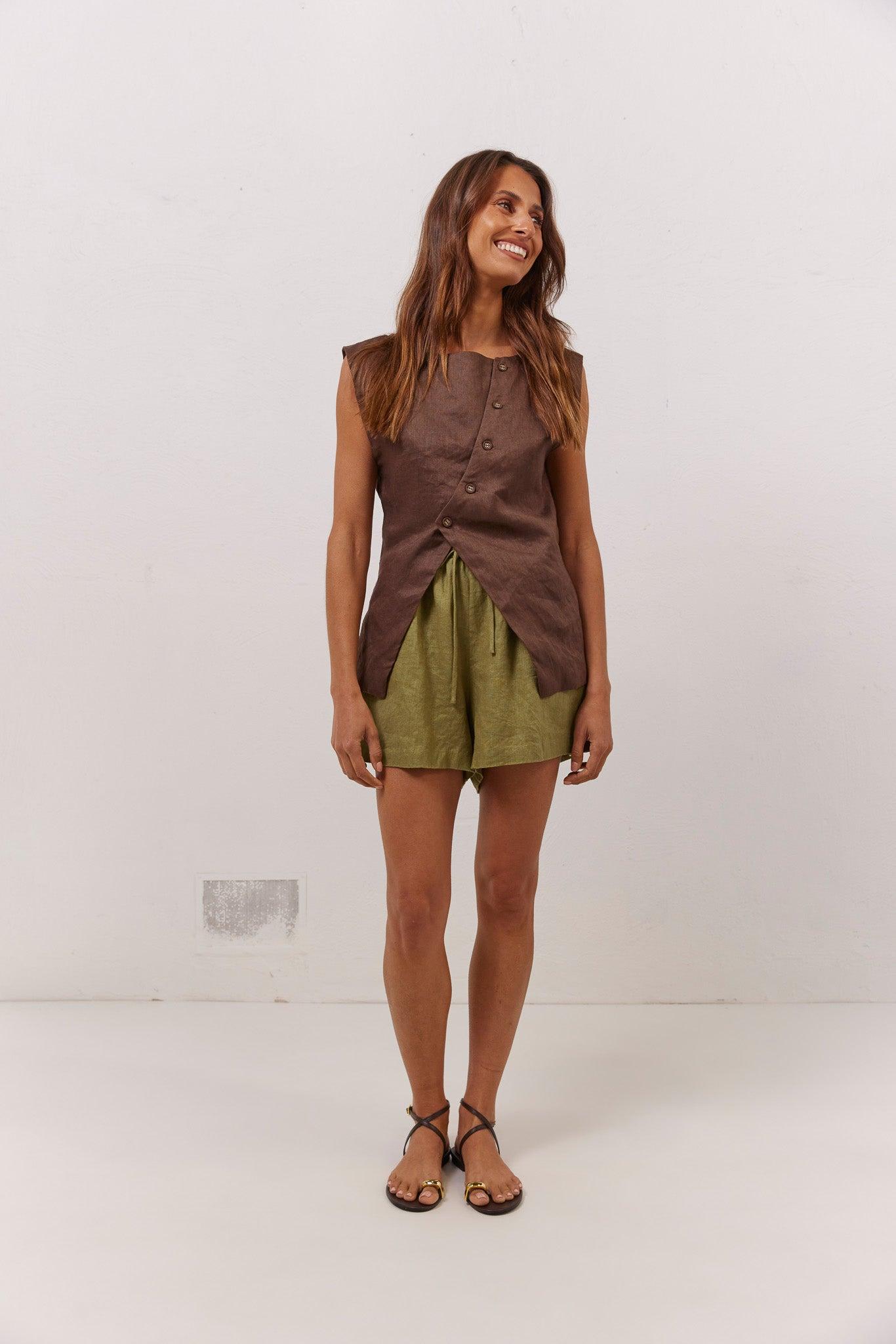 Nettie Linen Shorts Olive Product Image