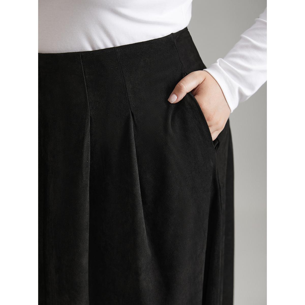 Plus Size Suedette Plain Texture Pocket A-line Skirt Women Black Office Texture No stretch Pocket Office Skirts BloomChic 30/6X Product Image