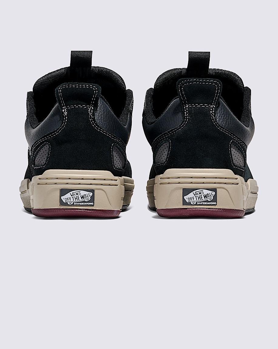 Skate Mixxa Shoe in Black| Vans US Product Image