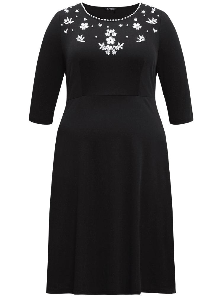 Round Neck Sequin Pearl Beaded Dress Female Product Image