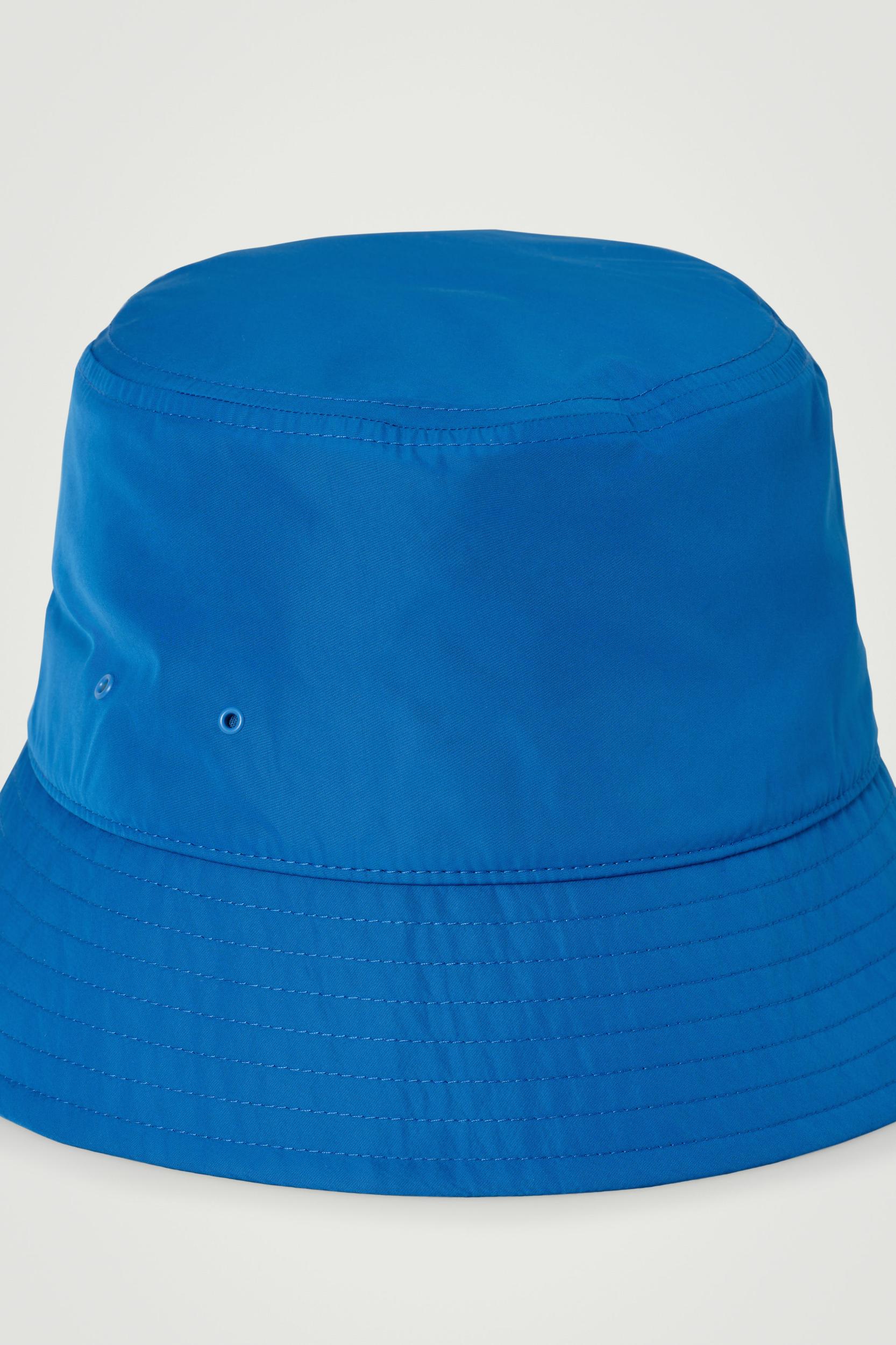 BUCKET HAT Product Image
