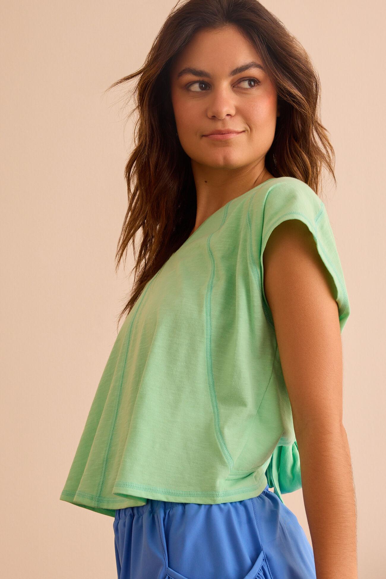 Run Free Tie Back Shirt Product Image