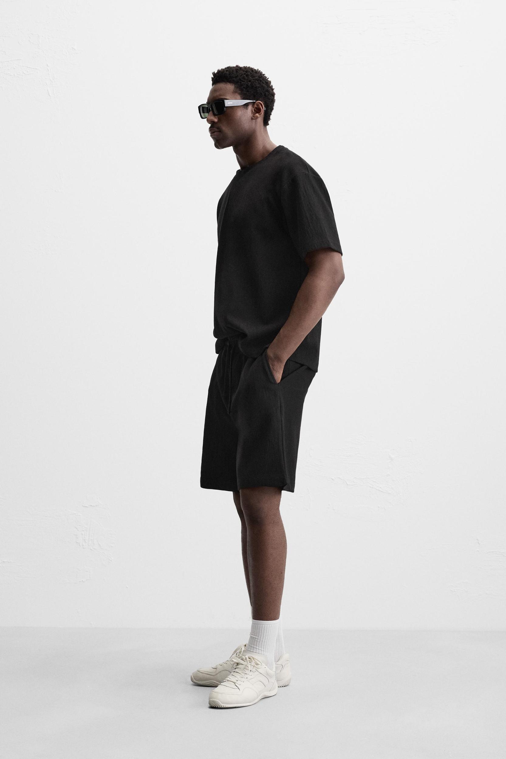 RELAXED FIT STRUCTURED T-SHIRT Product Image